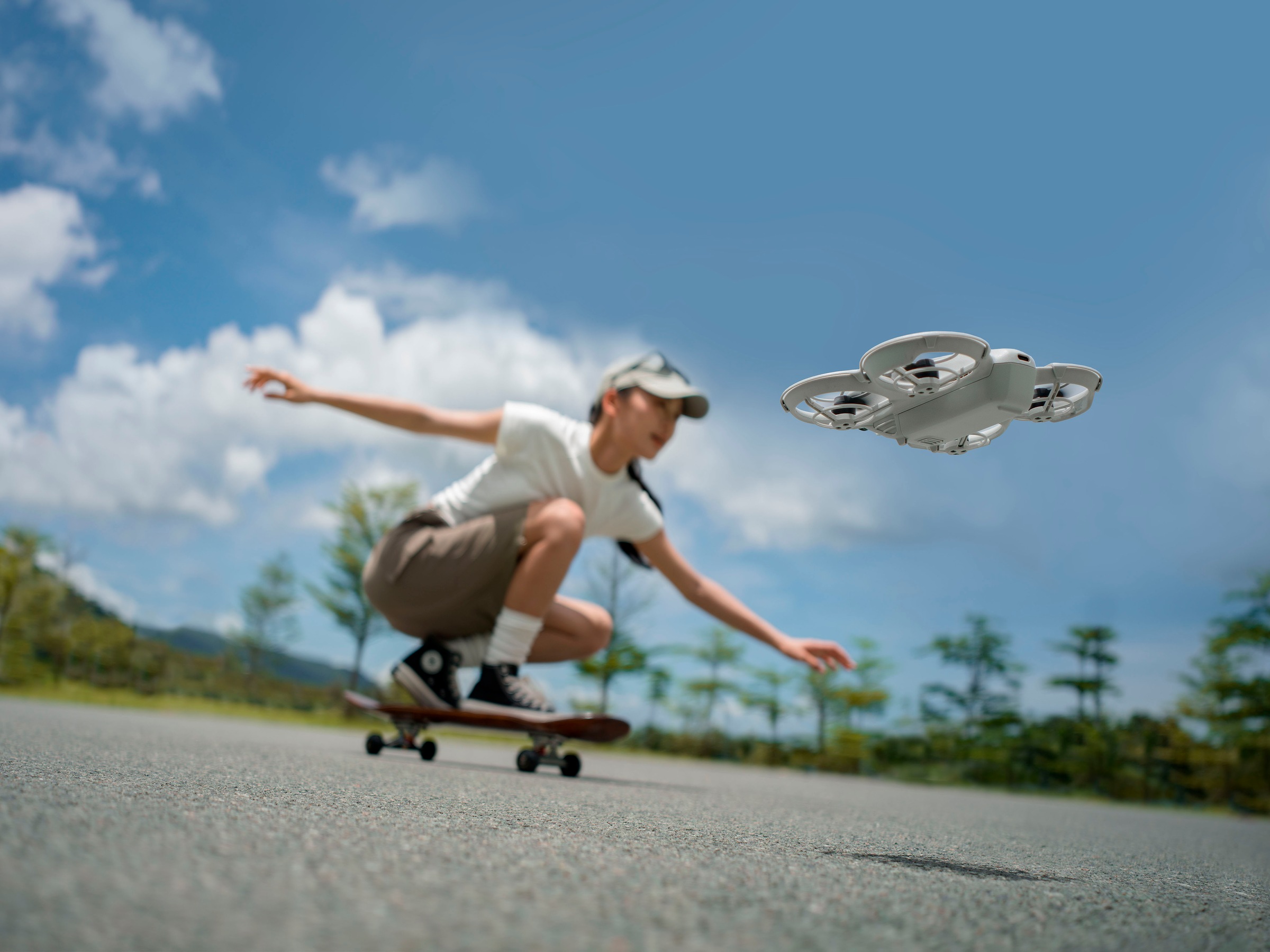 DJI Drohne »Neo Motion Fly More Combo«, (DJI Goggles N3, DJI RC Motion 3, 3 Akkus und Ladestation)