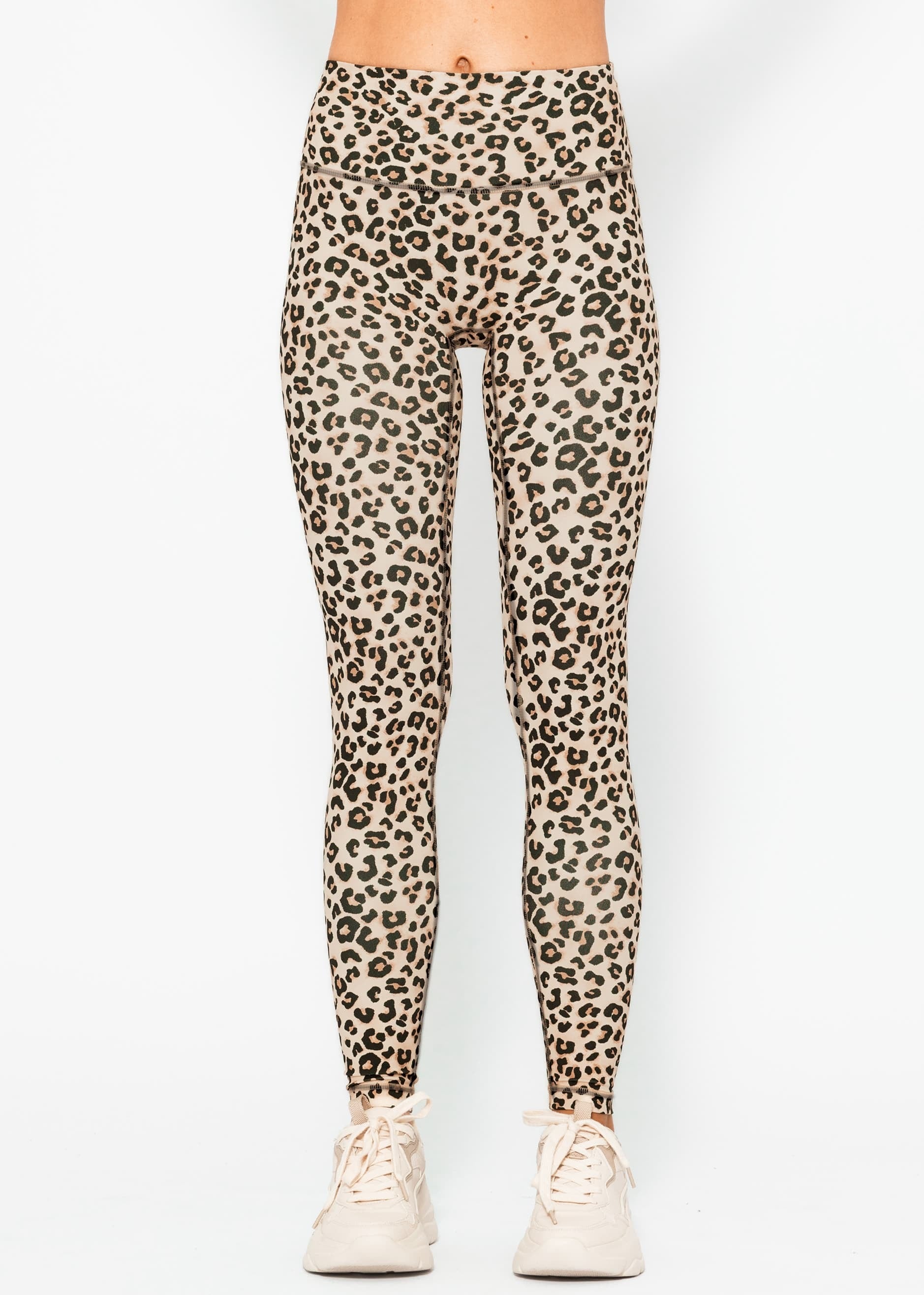 SASSYCLASSY Leggings »High Waist Sportleggings mit Leo-Print«  Softe Leggings mit elastischem Bund und verdeckter Gesäßstasche