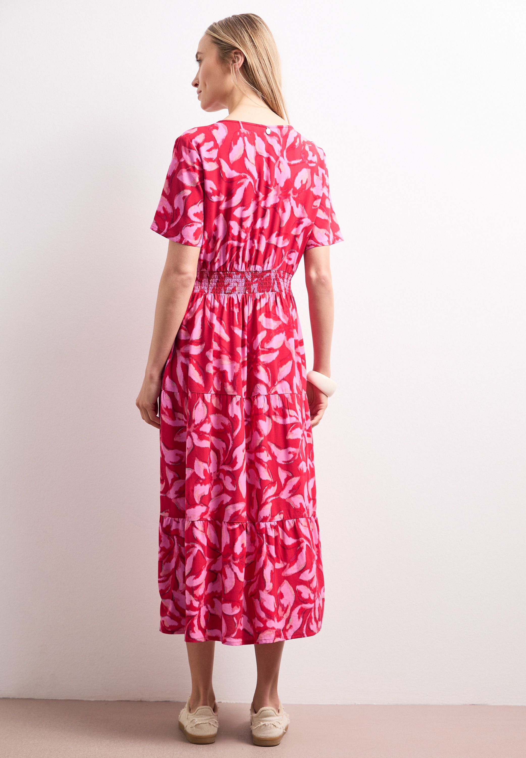 STREET ONE Midikleid Ohne Taschen Sommerkleid mit Print und Smok-Detail/Floralem Muster