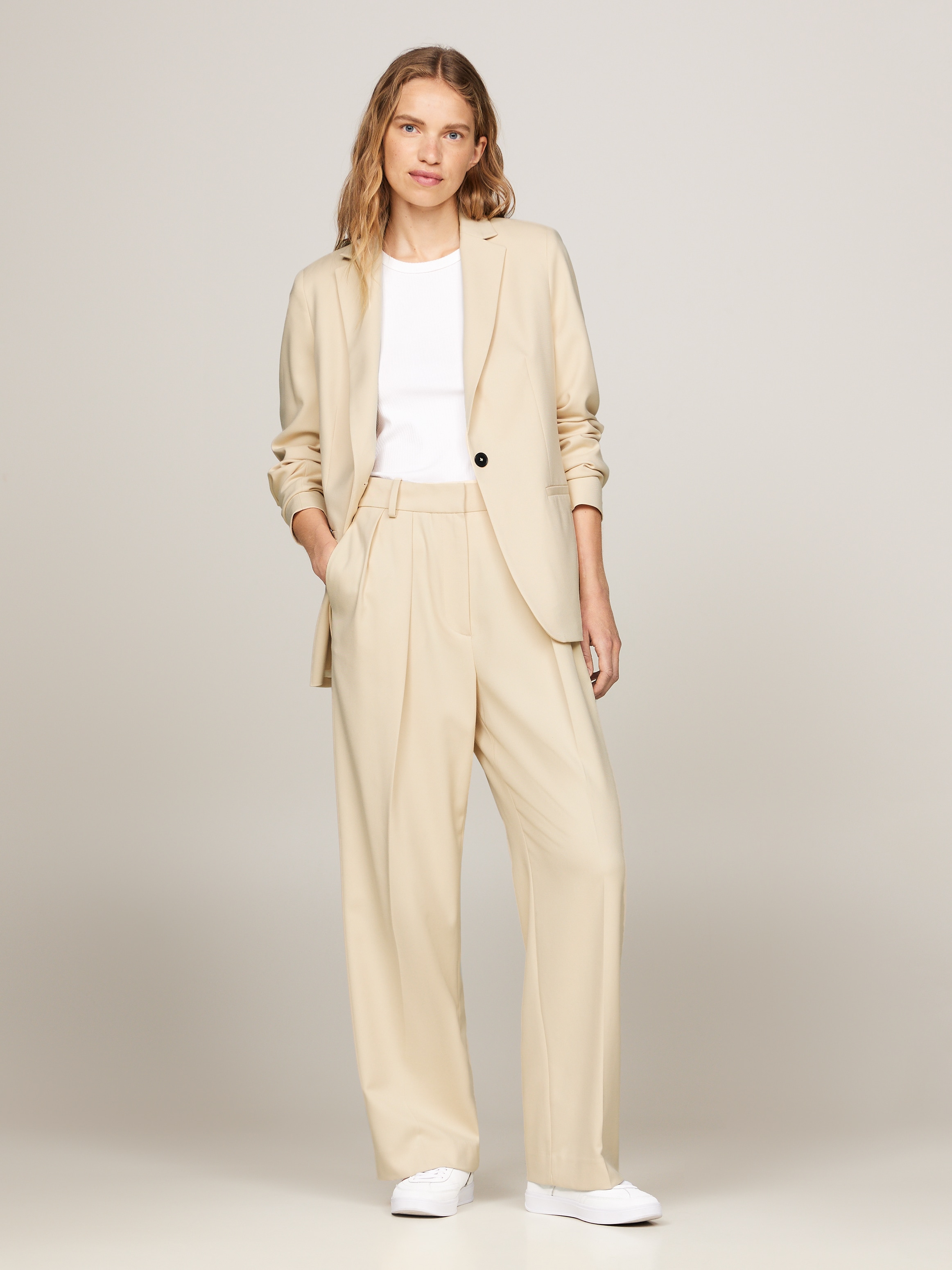 Tommy Hilfiger Webhose »MD CORE RELAXED STRAIGHT PANT«, mit Logostickerei auf der Rückseite
