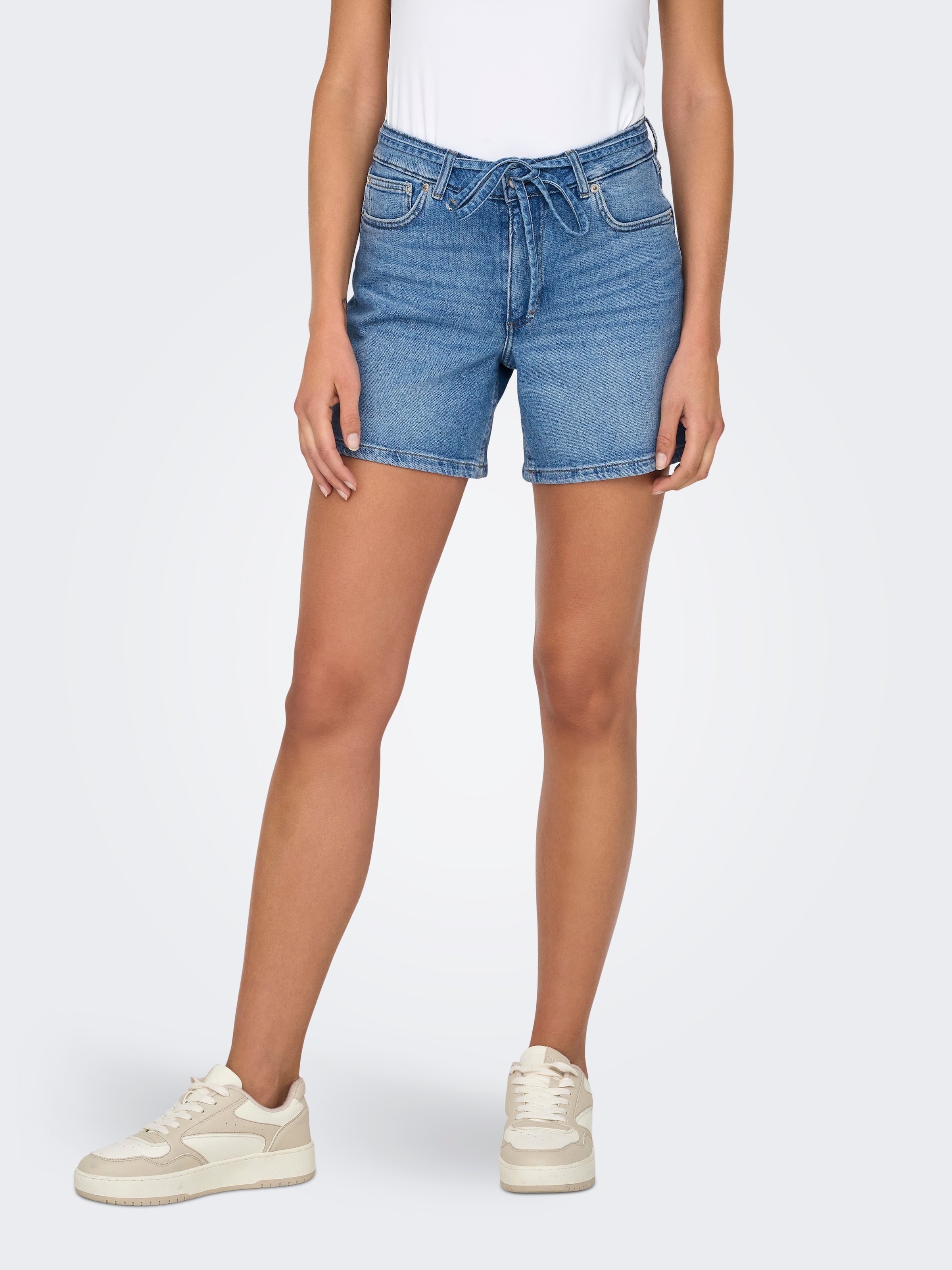 ONLY Jeansshorts »ONLGIANNA MW BELTED SHORTS AZG DNM NOOS« Baumwollmischung, regular fit, Regular Waist