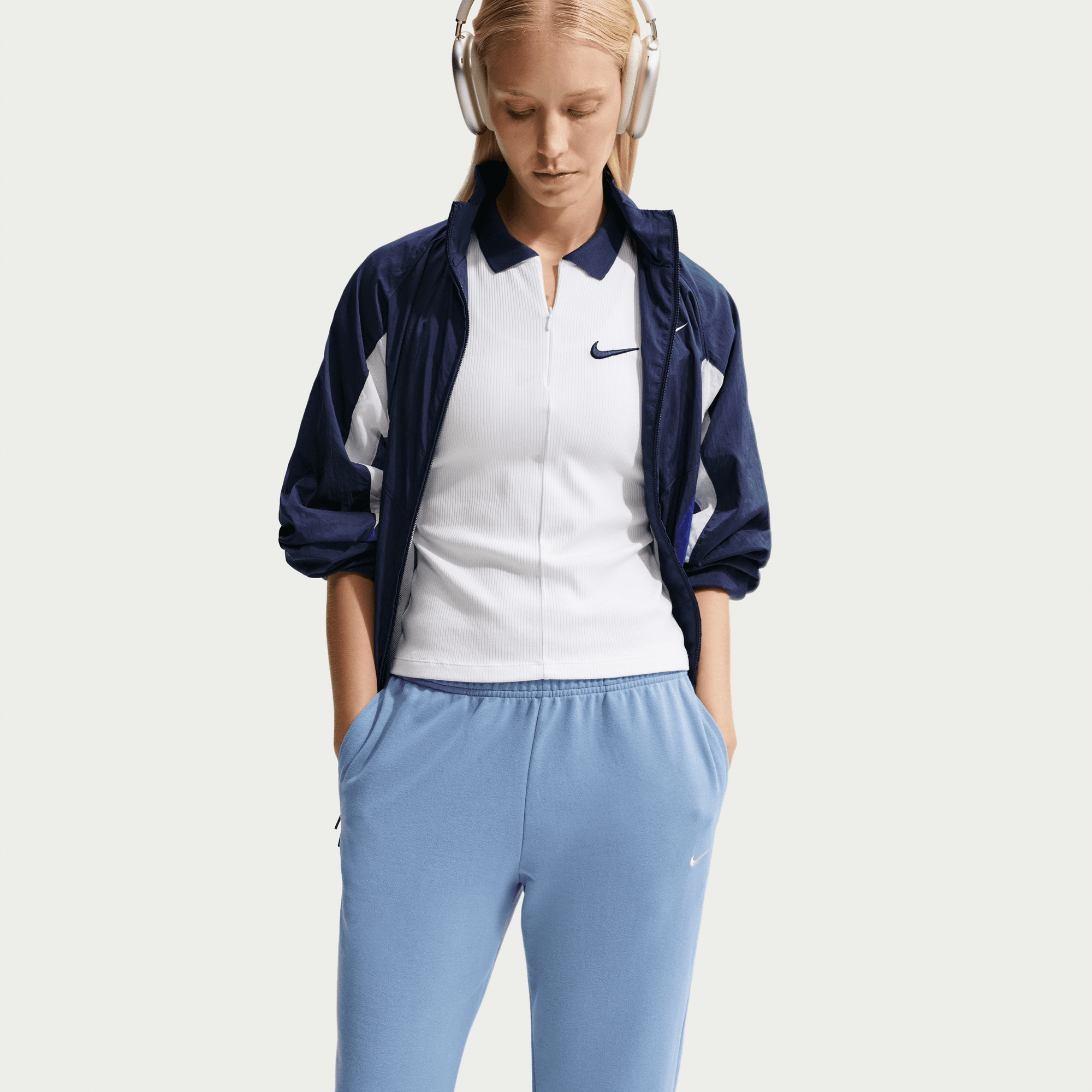 Nike Sportswear Jogginghose »W NK STDO FLC LW MR STD CF PNT«  Jogginghose aus Sweatware, mit elastischem Bund, auch in großen Größen