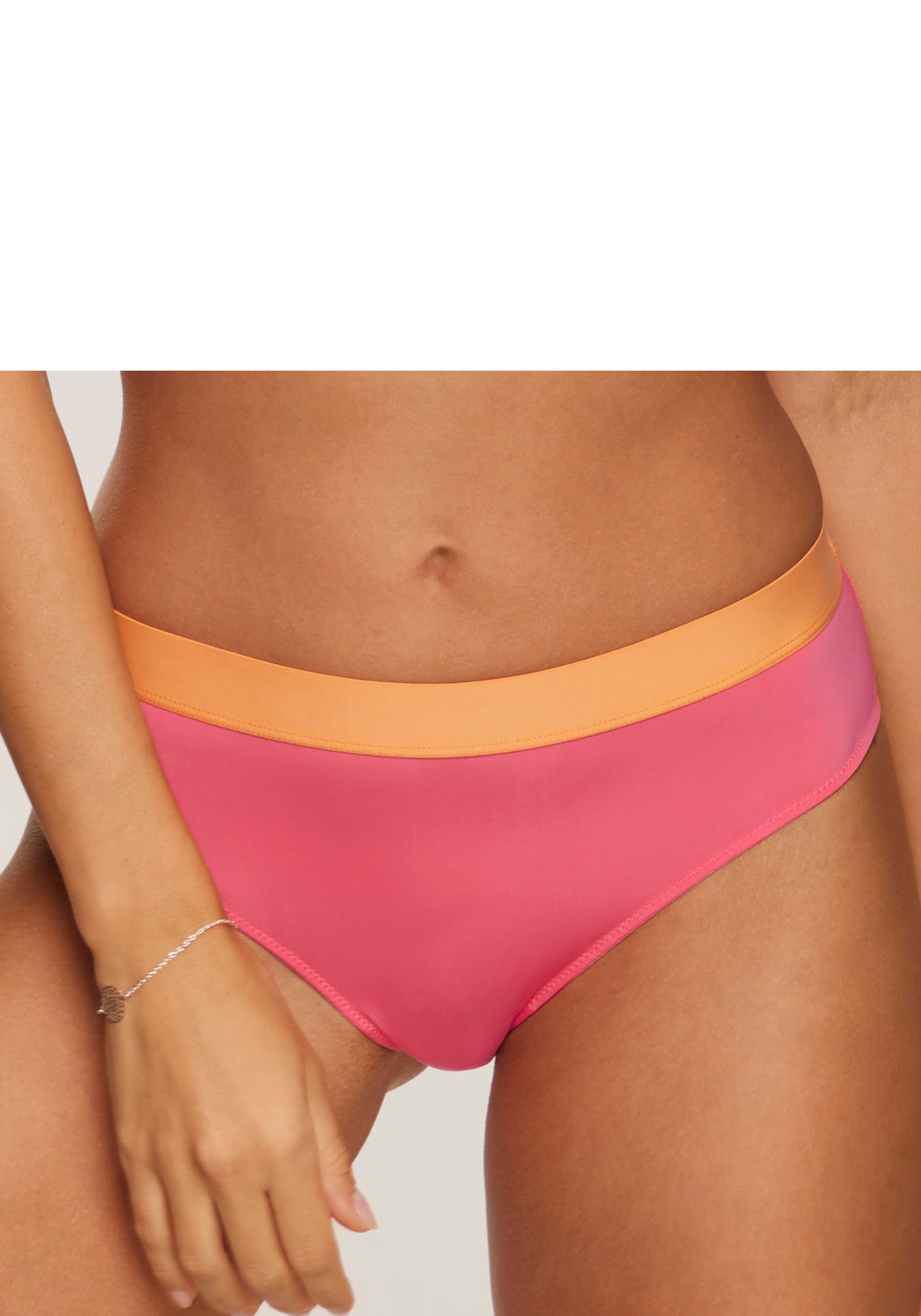 s.Oliver Panty »Clemence« hinten mit schöner, graphischer Spitze