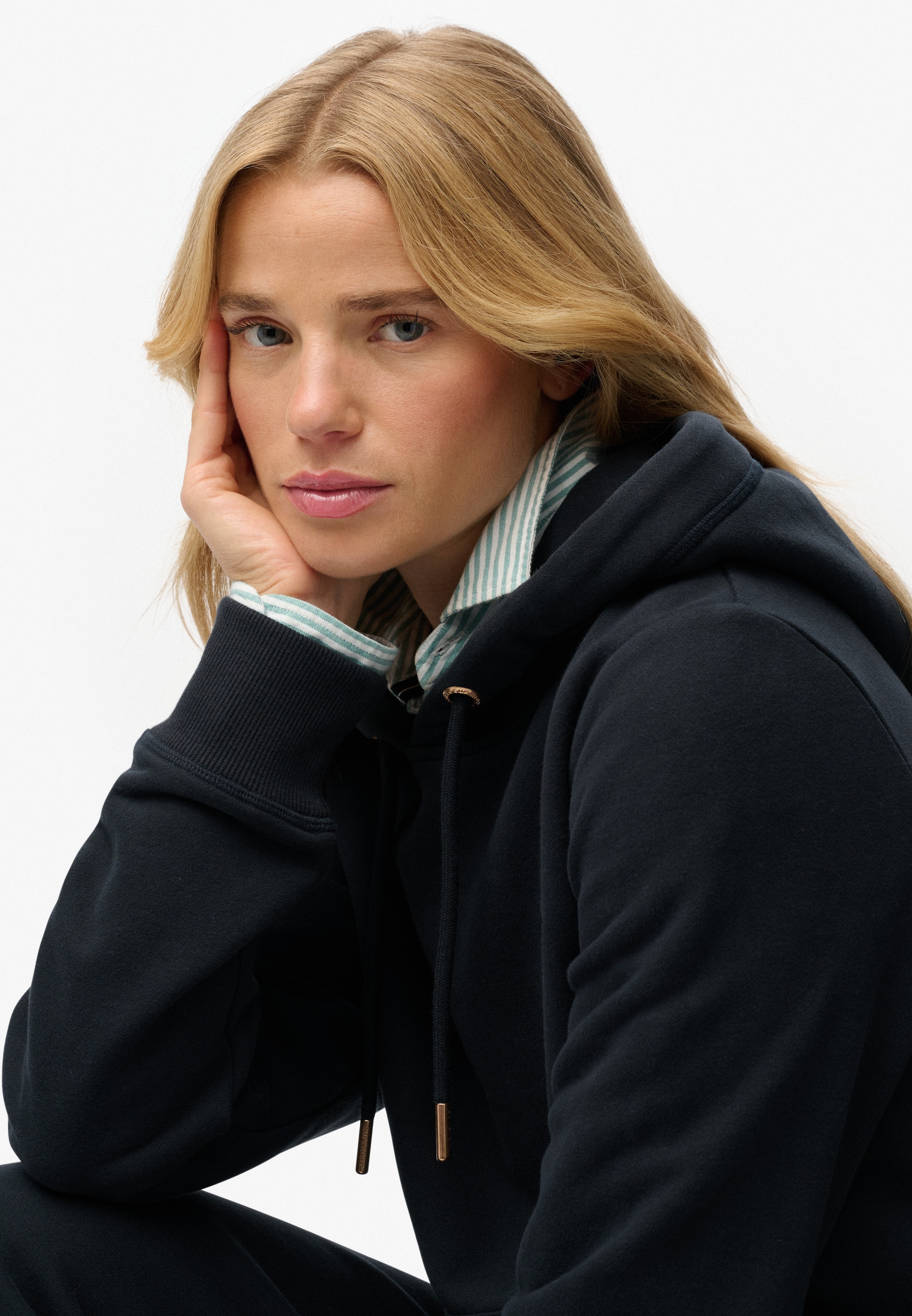 Superdry Kapuzensweatshirt »Essential Logo Emb Hood Hb«
