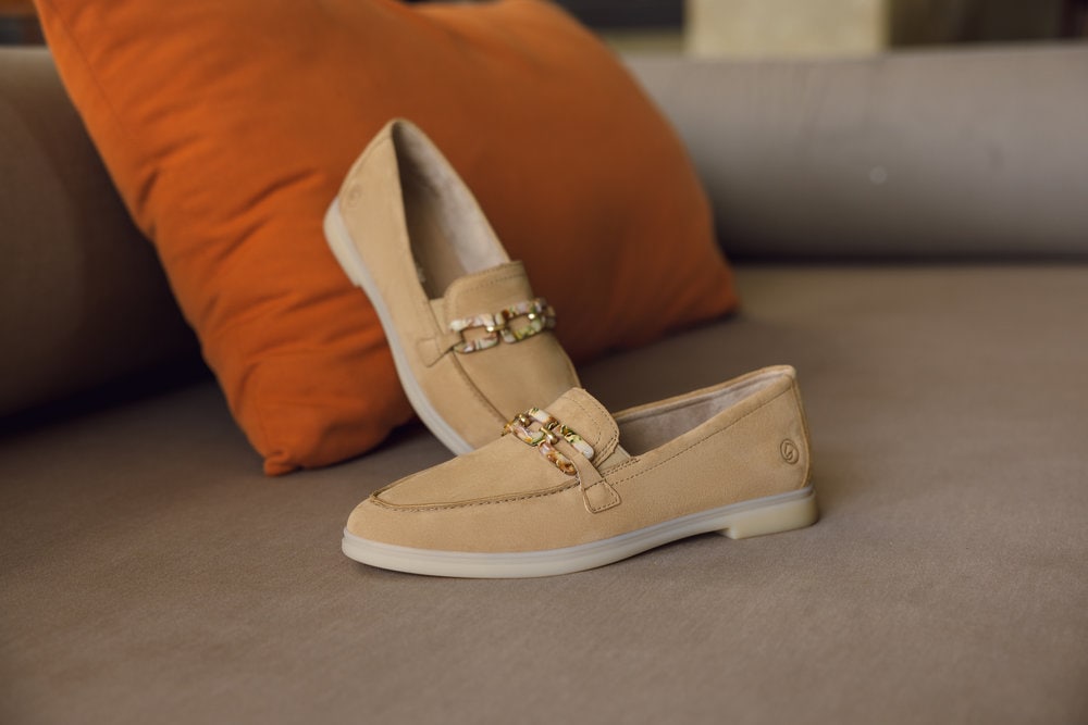 Remonte Loafer »Elisabeth Hurley-Collection«, Slipper, Halbschuh, Businessschuh mit modischer Zierkette