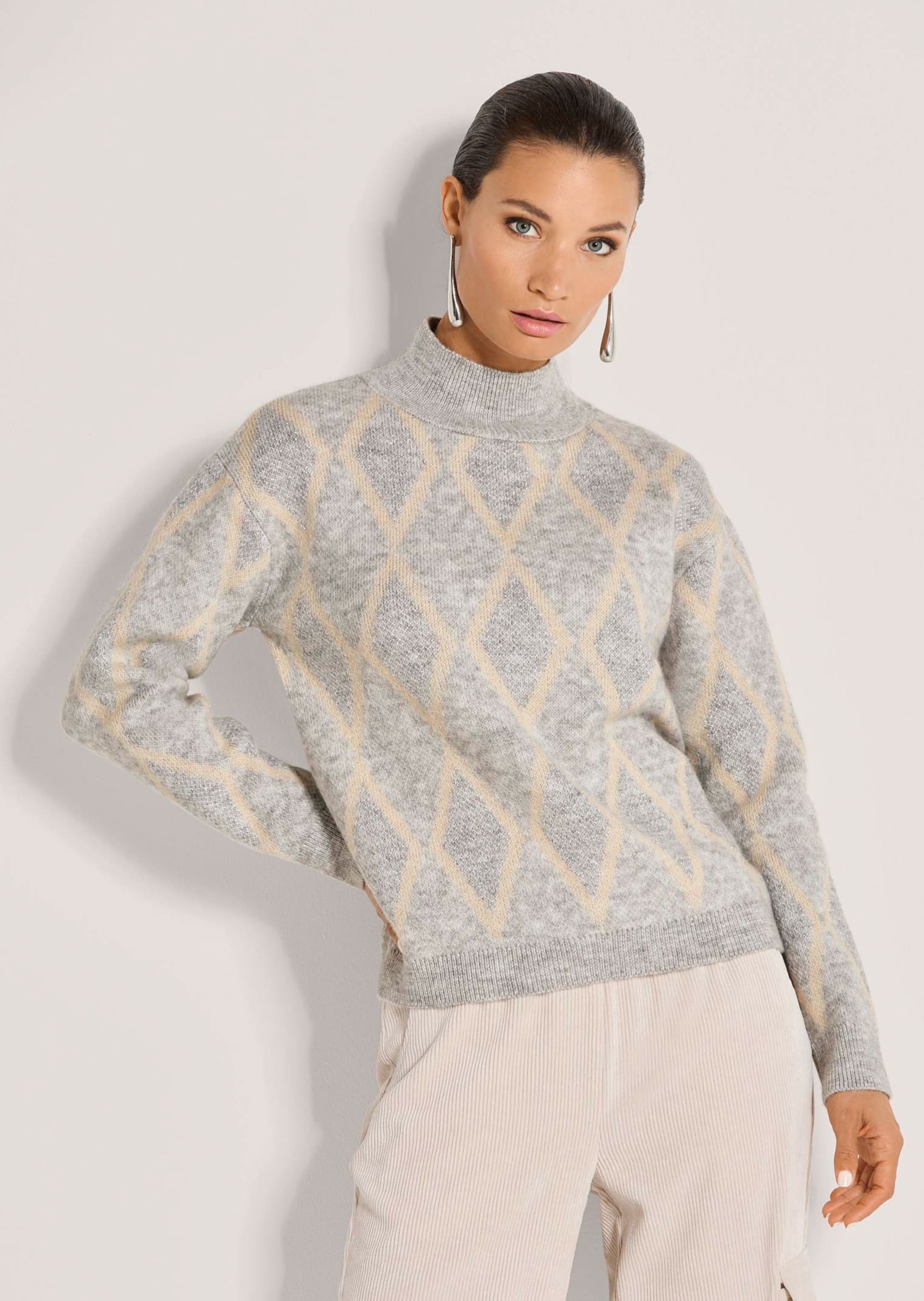 MADELEINE Longpullover »Pullover Glitzernder Pullover mit Rauten-Muster«