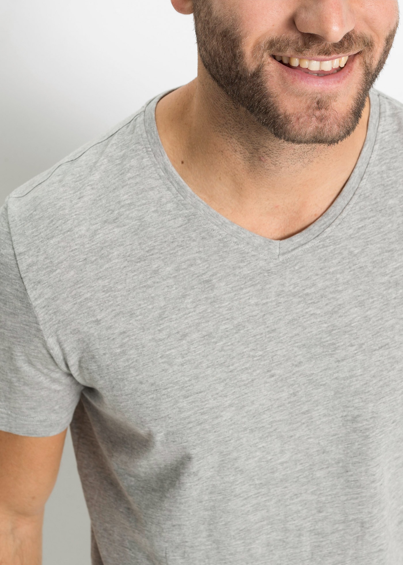 bonprix T-Shirt »T-Shirt mit V-Ausschnitt (3er Pack)« Packung, 3, 3 Stk. T-Shirt mit V-Ausschnitt (3er Pack)