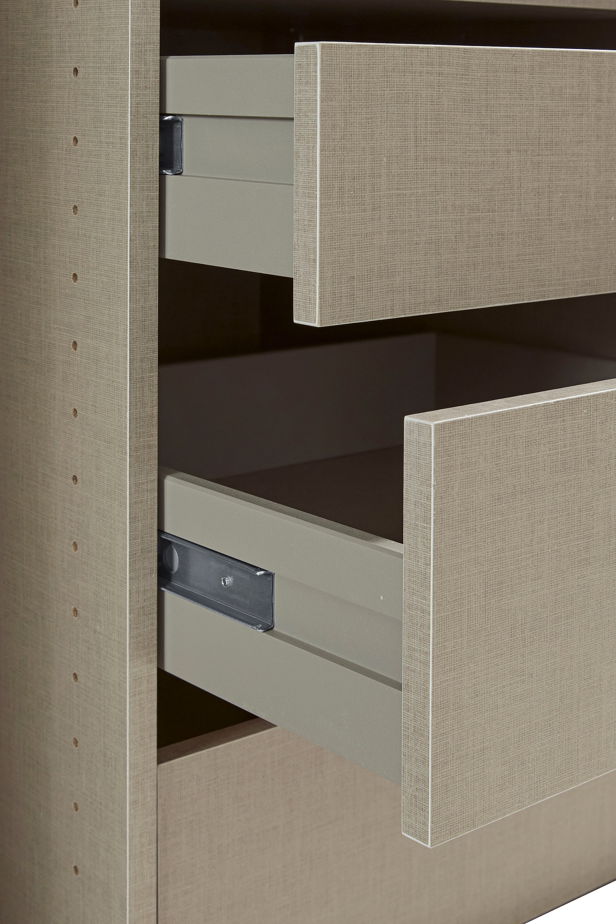 rauch Schwebetürenschrank »Kleiderschrank Schrank Garderobe TOPSELLER OTELI inkl. Inneneinteilung«, mit 3 Innenschubladen sowie zusätzlichen Einlegeböden MADE IN GERMANY