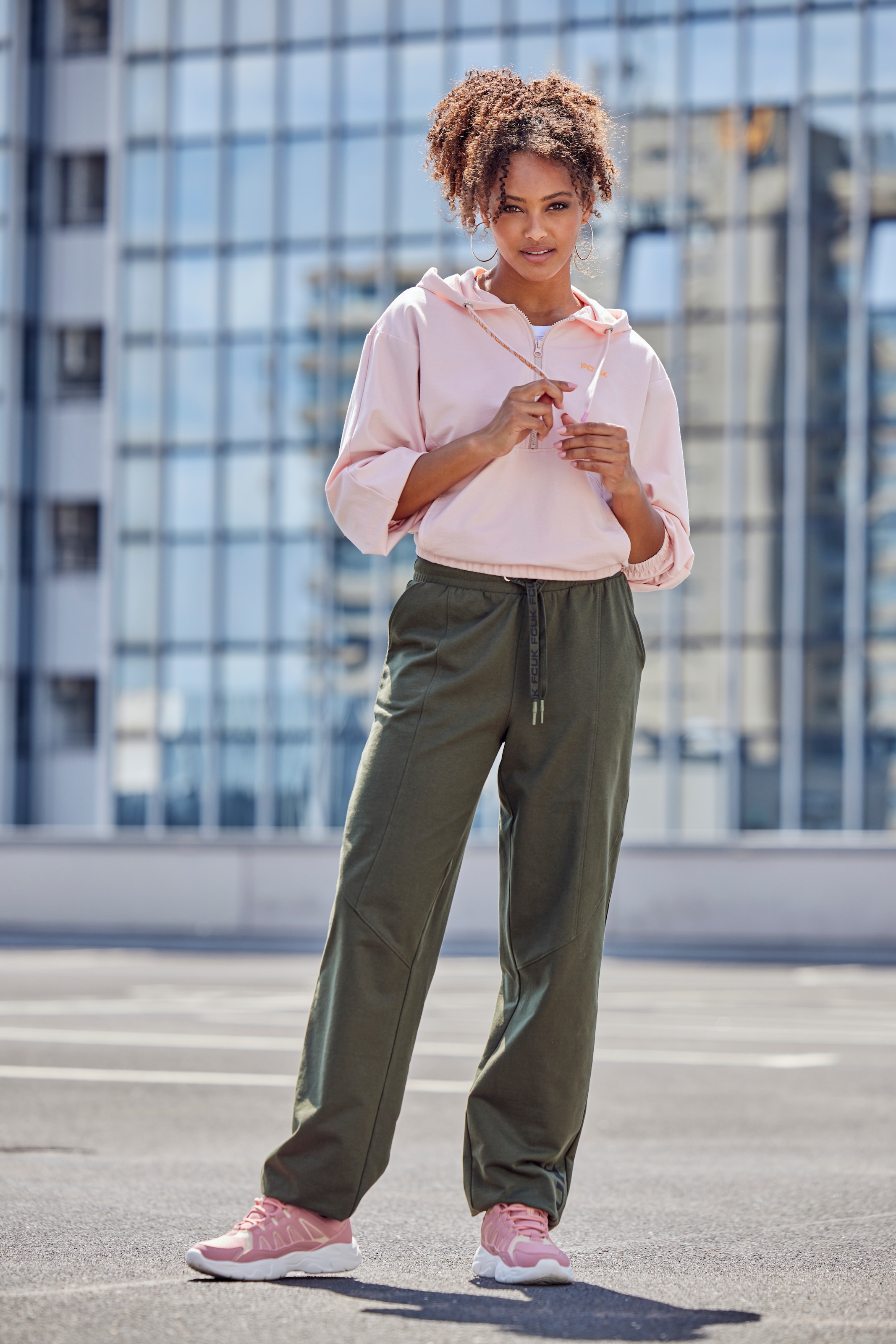 FCUK Sweatpants, mit Logodruck am Bein, Loungewear