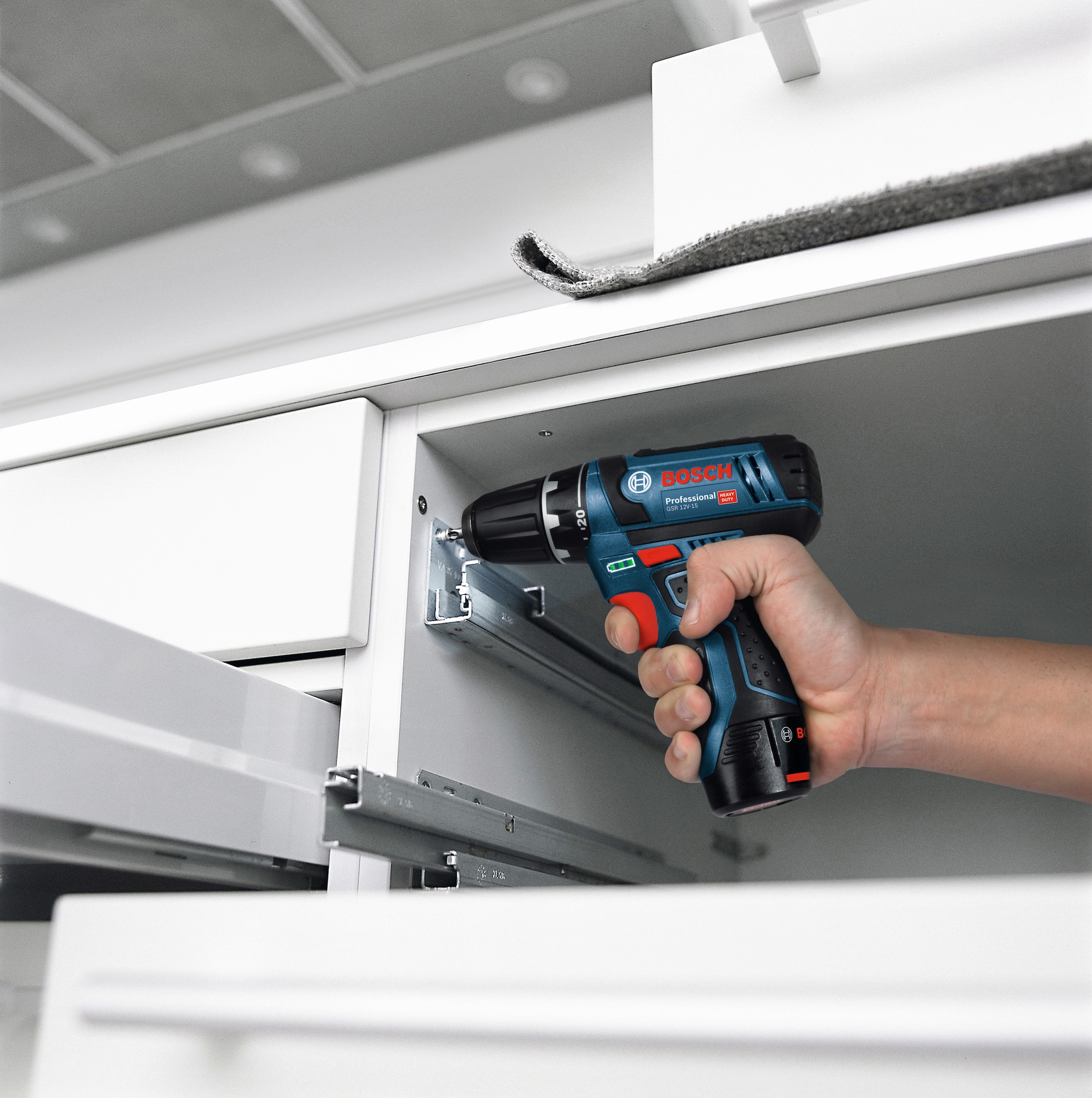 Bosch Professional Akku-Bohrschrauber »GSR 12V-15-LI«, ohne Akku, ohne Ladegerät