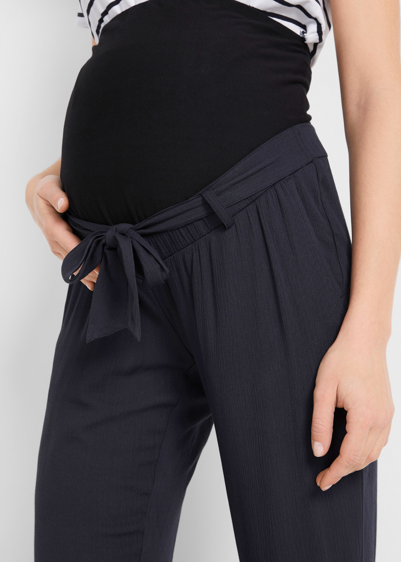 bonprix Umstandshose  aus Viskose Crêpe, elastischer Bund mit Bindeband, lockere Passform