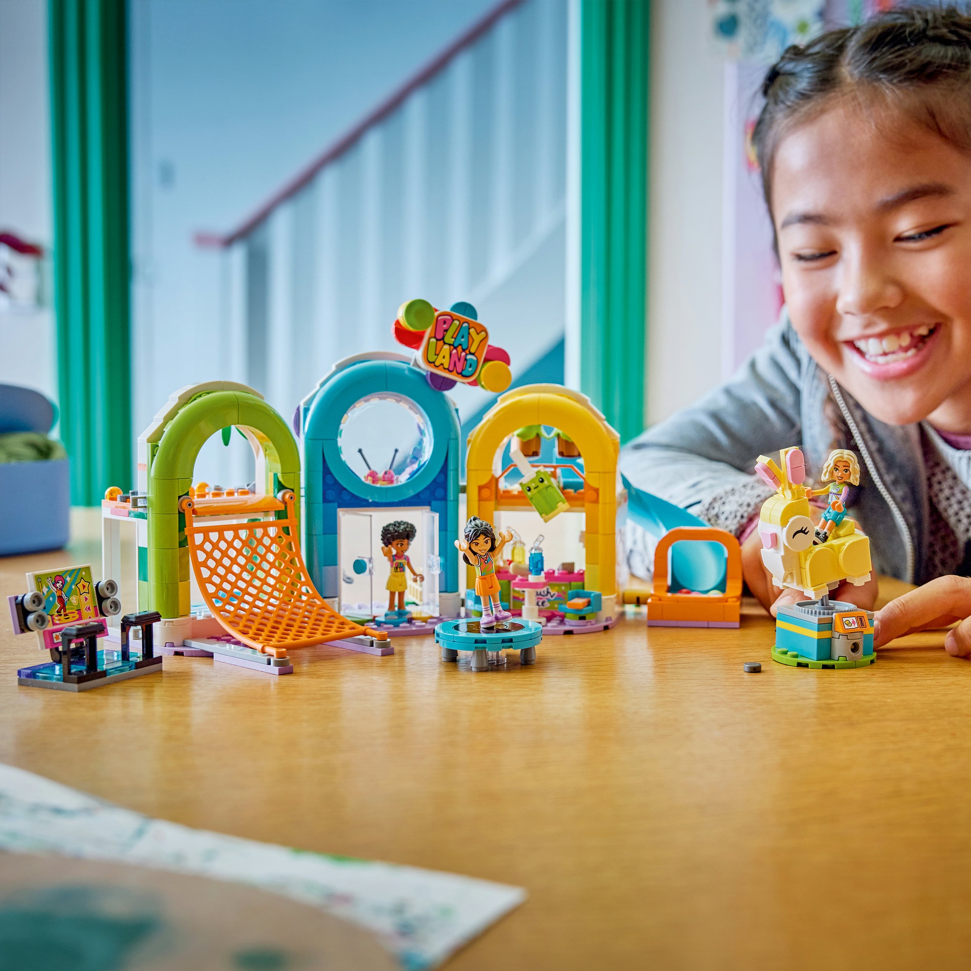 LEGO® Konstruktionsspielsteine »Cooler Indoor-Spielplatz (42686), LEGO Friends« Made in Europe