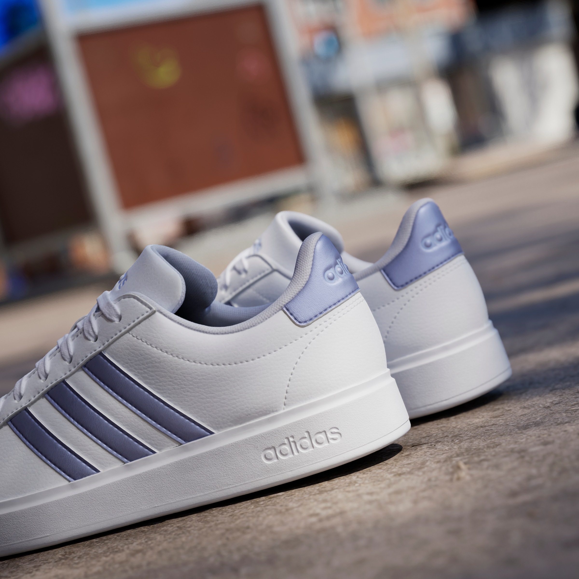 adidas Sportswear Sneaker »GRAND COURT CLOUDFOAM LIFESTYLE COURT COMFORT«, Design auf den Spuren des adidas Superstar