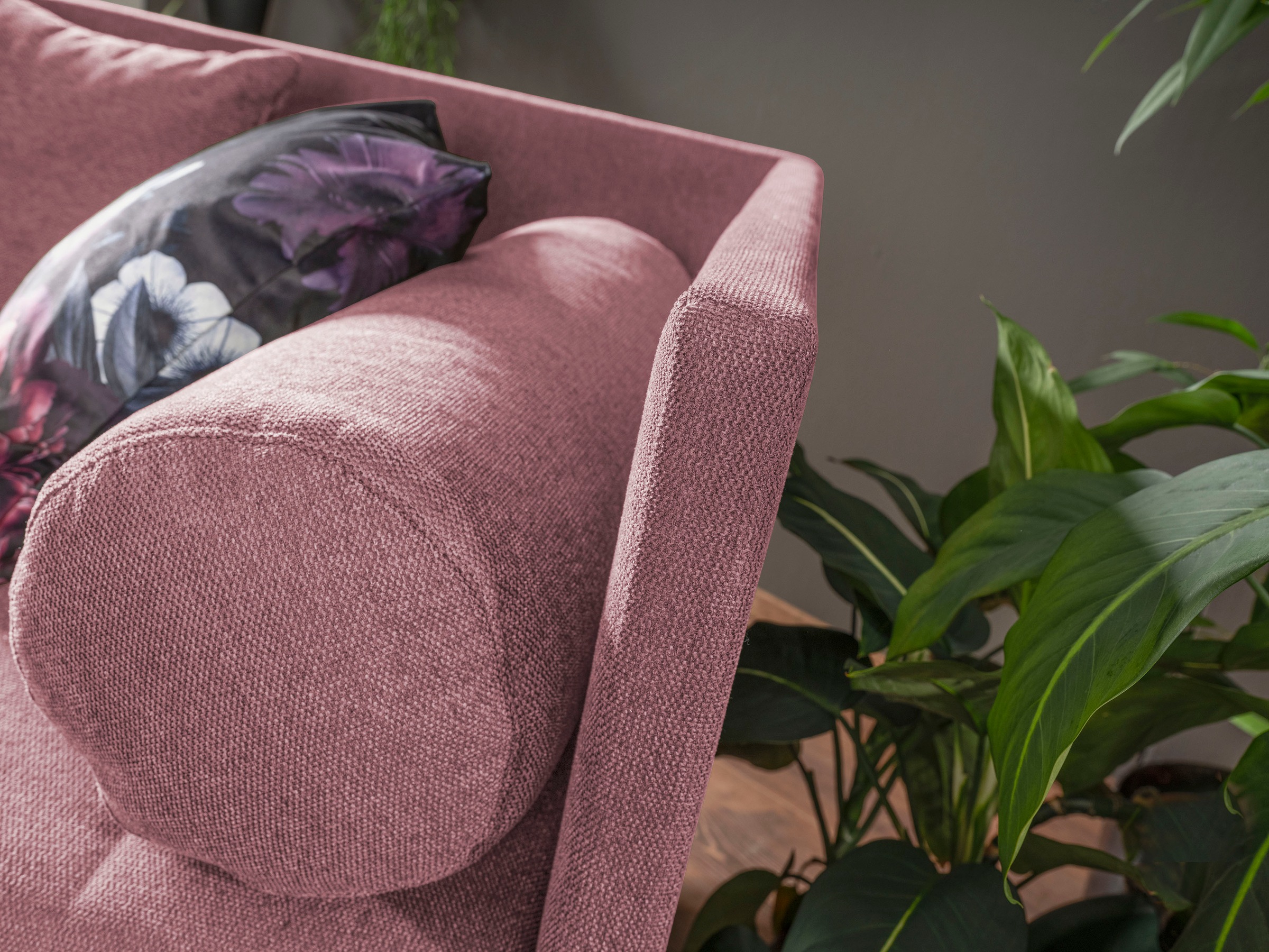 alina Schlafsofa »Kona«, 7-Zonen Taschenfederkernmatratze, Zierkissen-Set und Schlummerrollen