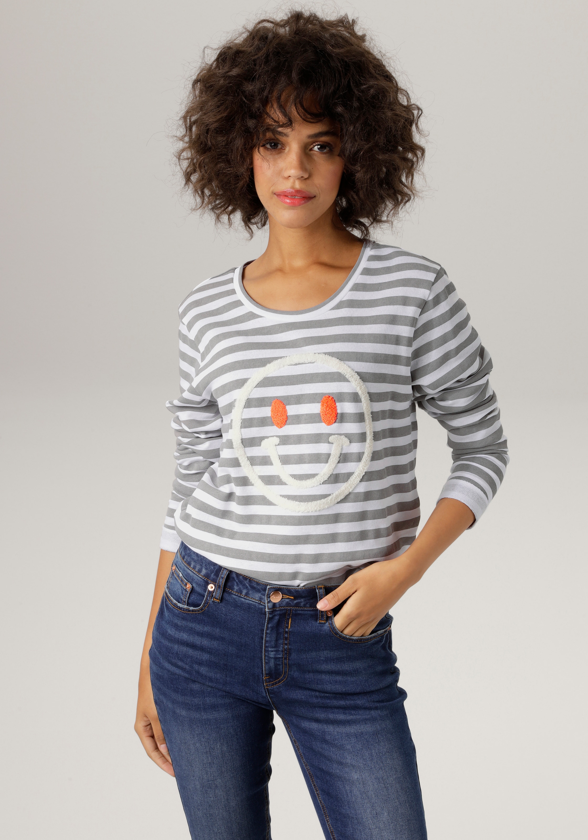Aniston CASUAL Sweatshirt, mit fröhlicher Smiley-Applikation kaufen online  bei OTTO