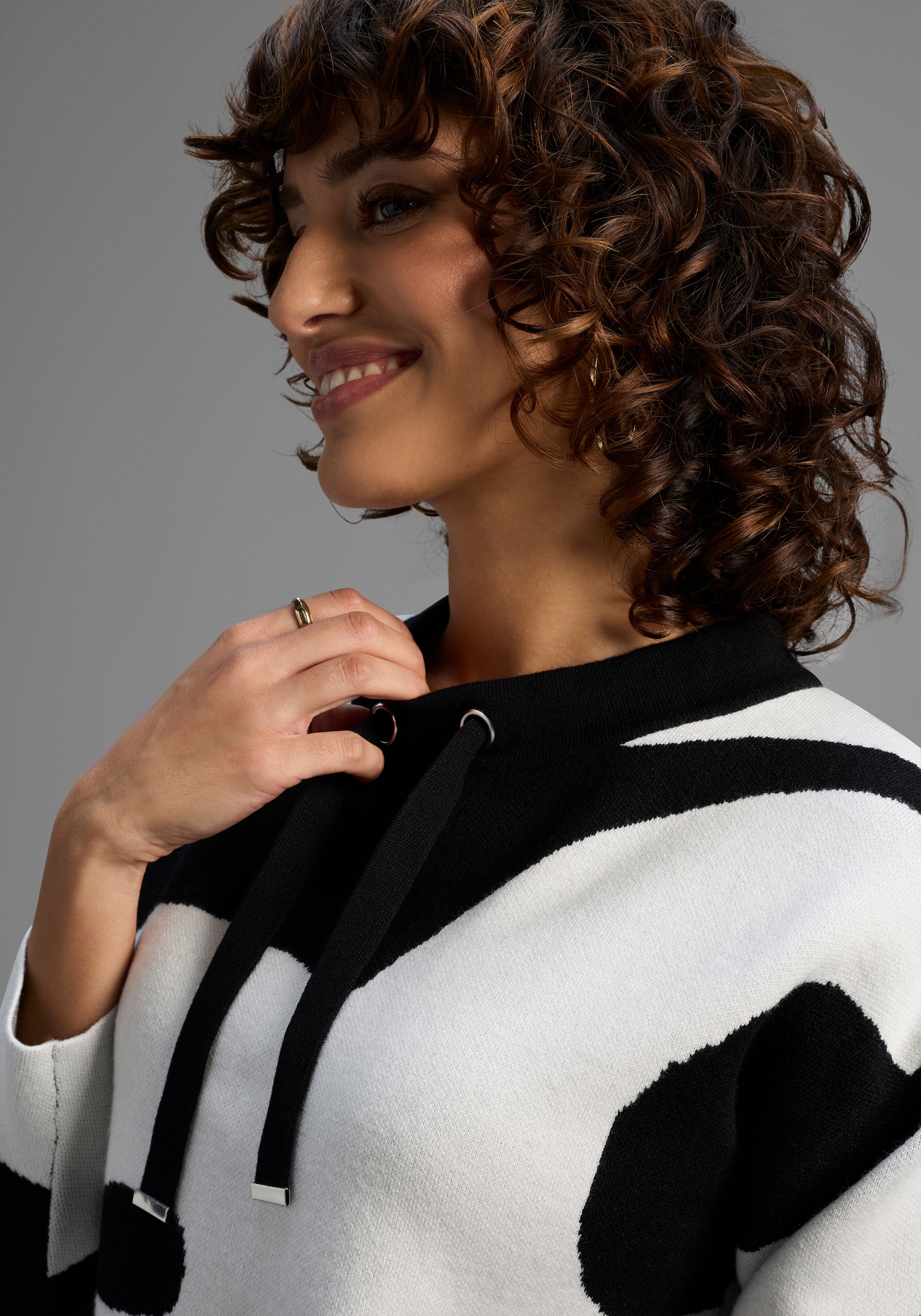 Laura Scott Jacquardpullover, mit abstraktem Muster und Bindebändern - NEUE KOLLEKTION