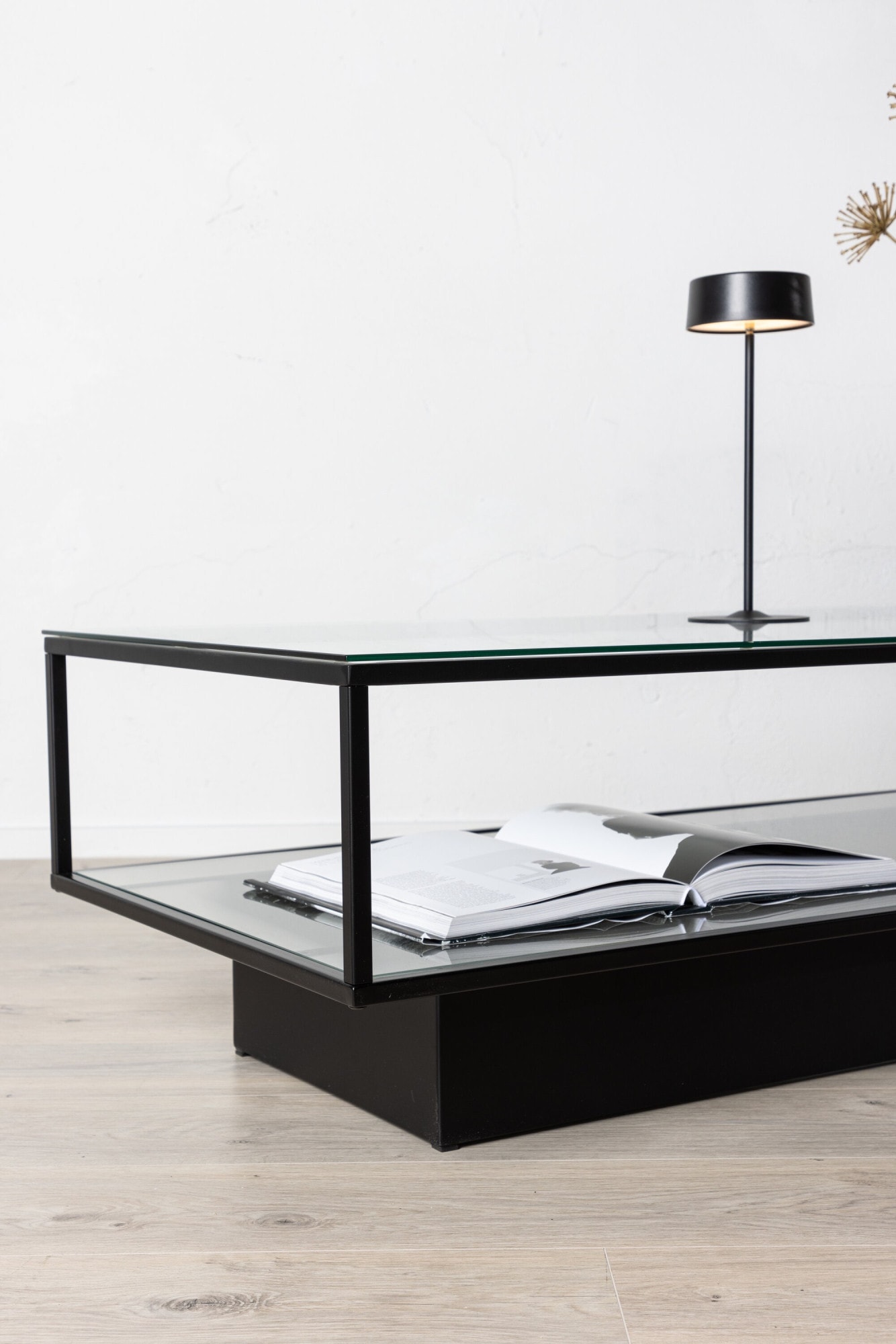 Venture Home Couchtisch »Maglehem, rechteckiger Couchtisch mit Glasplatte, 130 × 60 cm« Sofatisch, Glas, Stahl, schlank, modern, edel