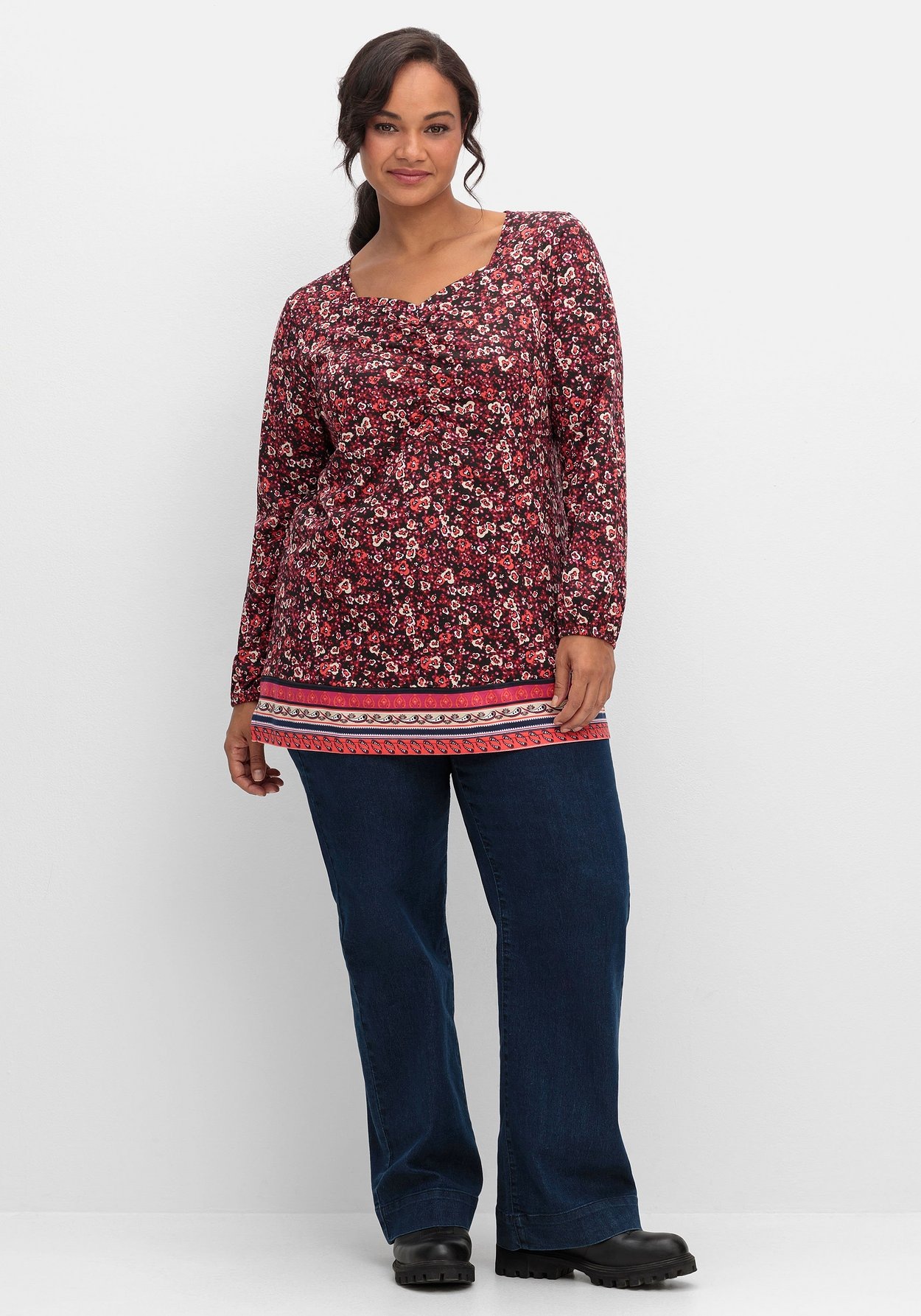 Sheego Langarmshirt »Langarmshirt in A-Linie, mit Raffungen«, in A-Linie, mit Raffungen