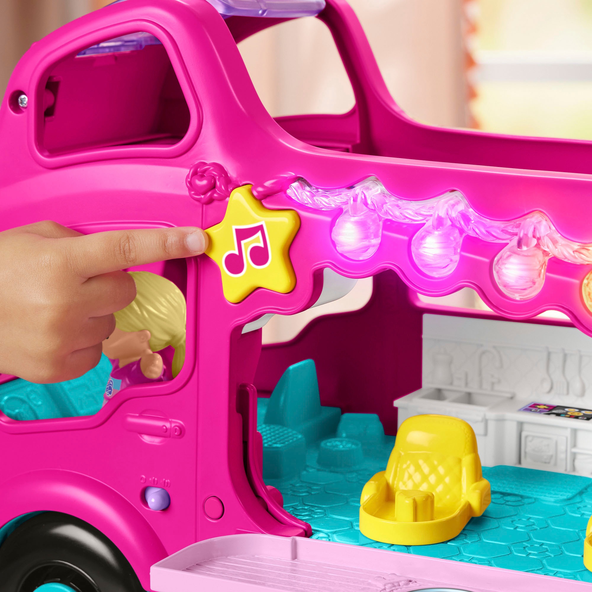 Fisher-Price® Spielzeug-Auto »Little People Barbie Little Dreamcamper Wohnmobil-Spielset«, mit Licht und Sound