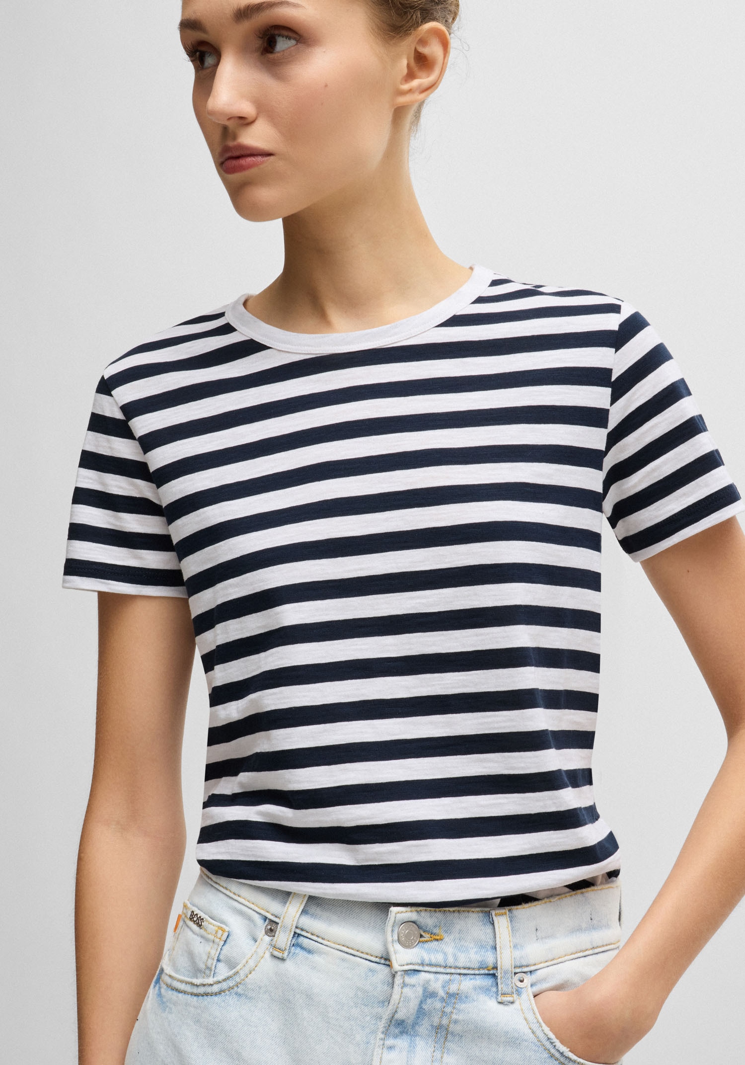BOSS ORANGE T-Shirt »Esla Striped Premium Damenmode«, Premium Damenmode, im gestreiften Design