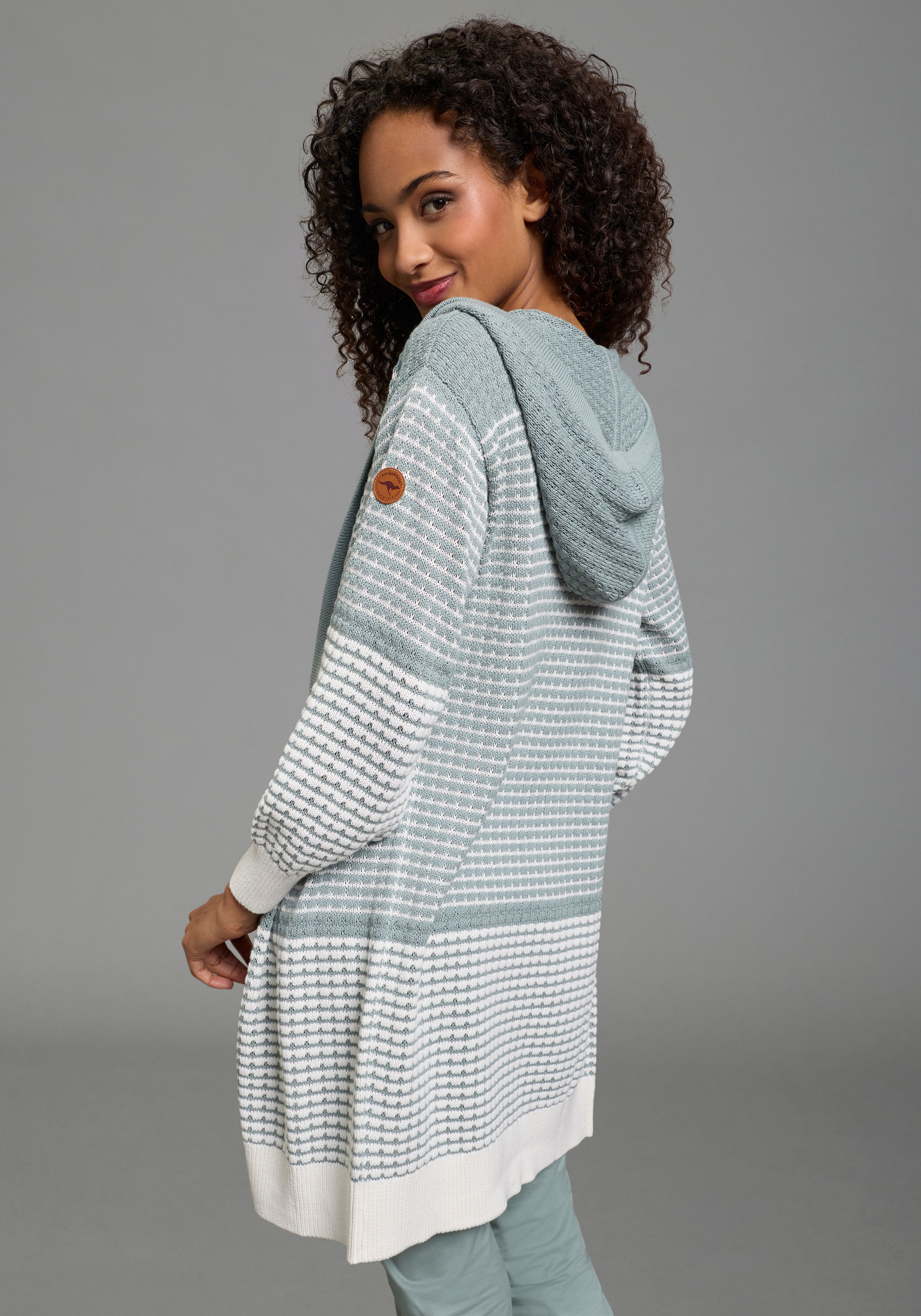 KangaROOS Kapuzenstrickjacke mit angesagtem Strickmuster