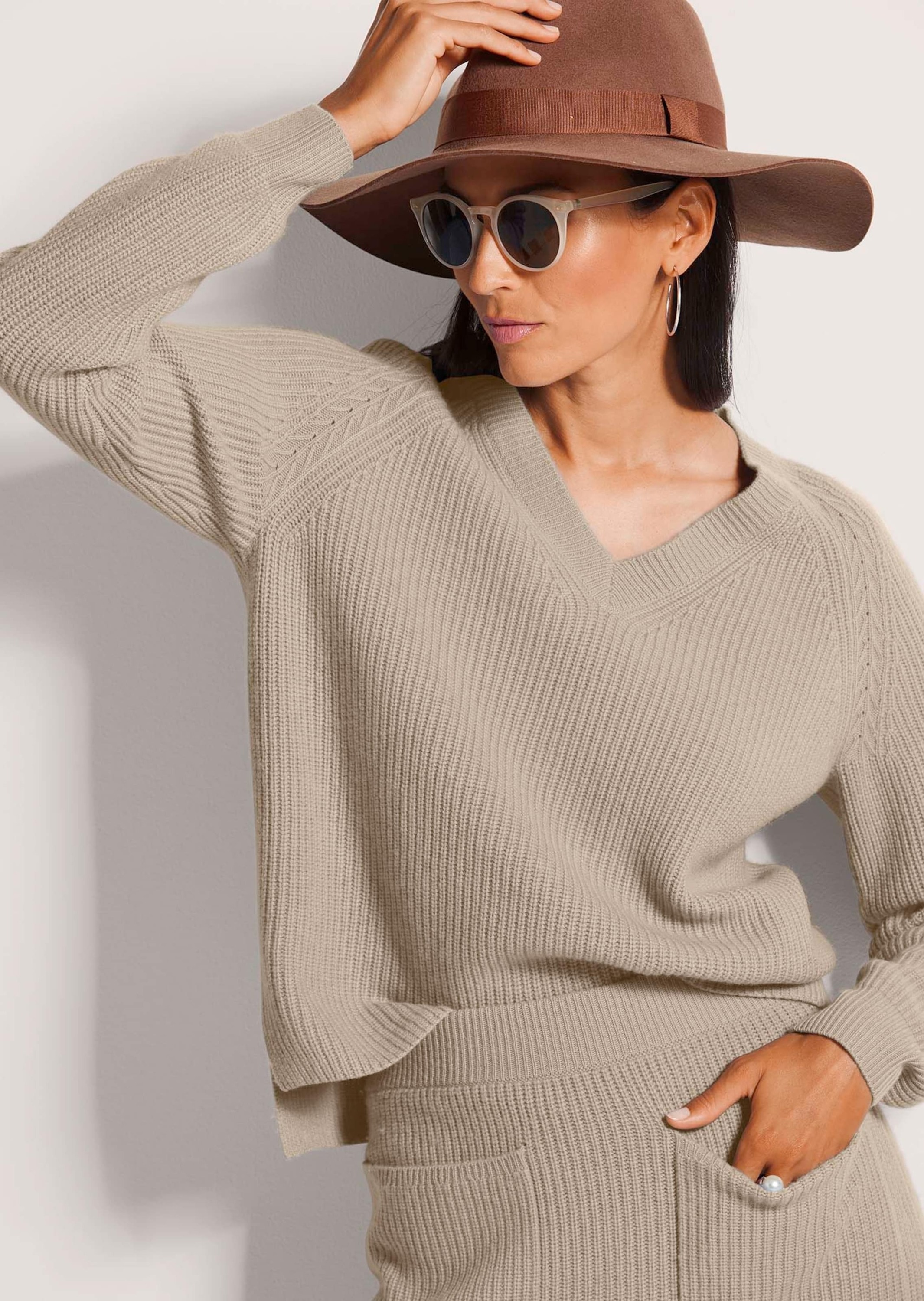 MADELEINE Longpullover »Pullover Langarm V-Ausschnitt-Pullover Strick« dezenter Strukturstrick