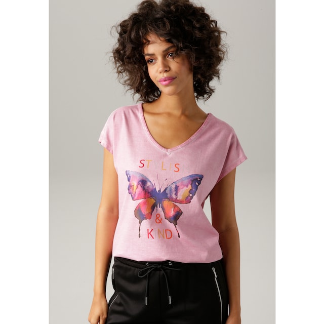 Aniston CASUAL T-Shirt, mit batikfarbigem Schmetterling und Schriftzug bei  OTTOversand