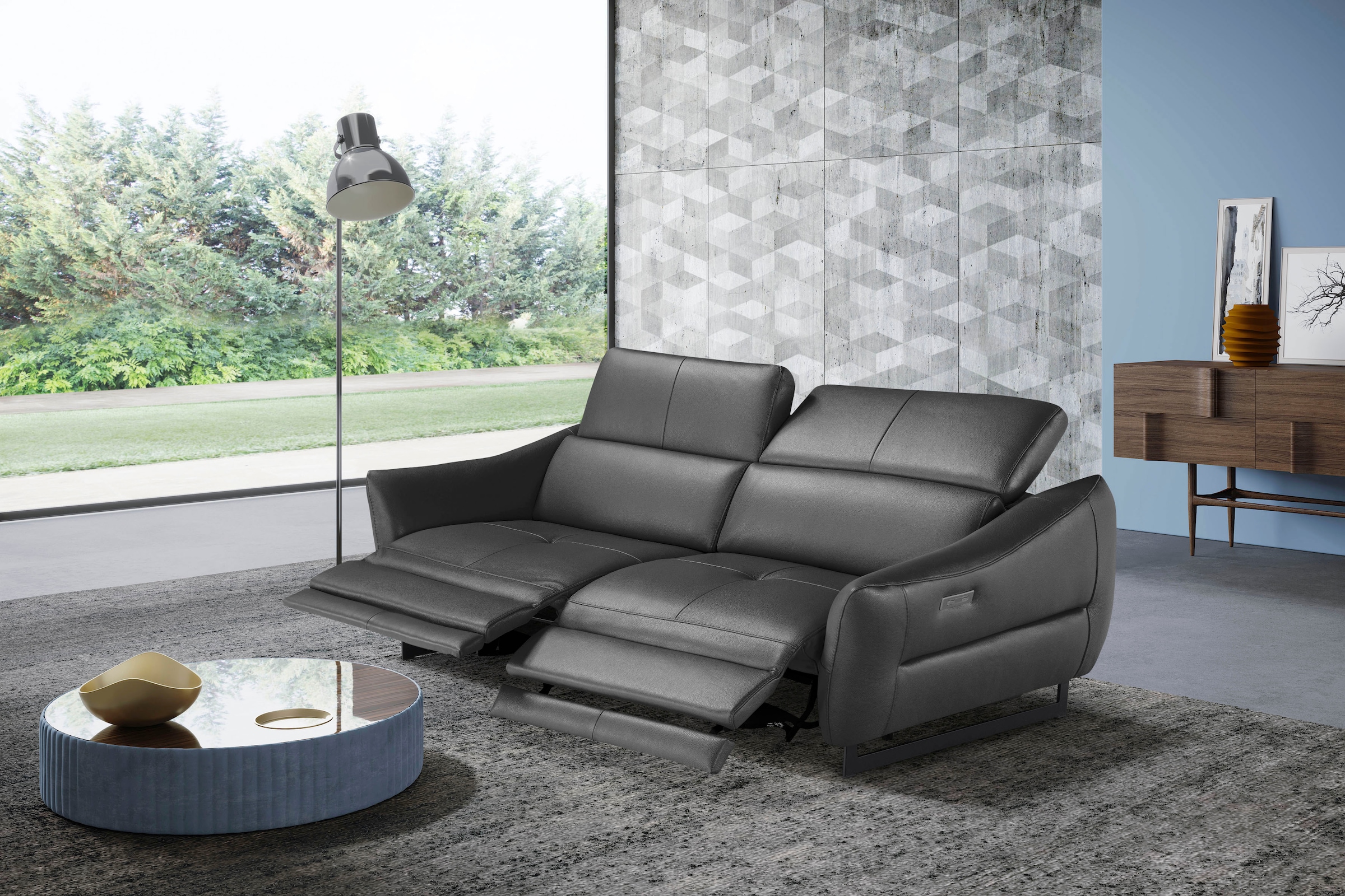 Egoitaliano 2,5-Sitzer »Dafne, elegantes Designsofa mit hohem Sitzkomfort«, mit und ohne elektrischer Relaxfunktion, Kopfteile manuell verstellbar
