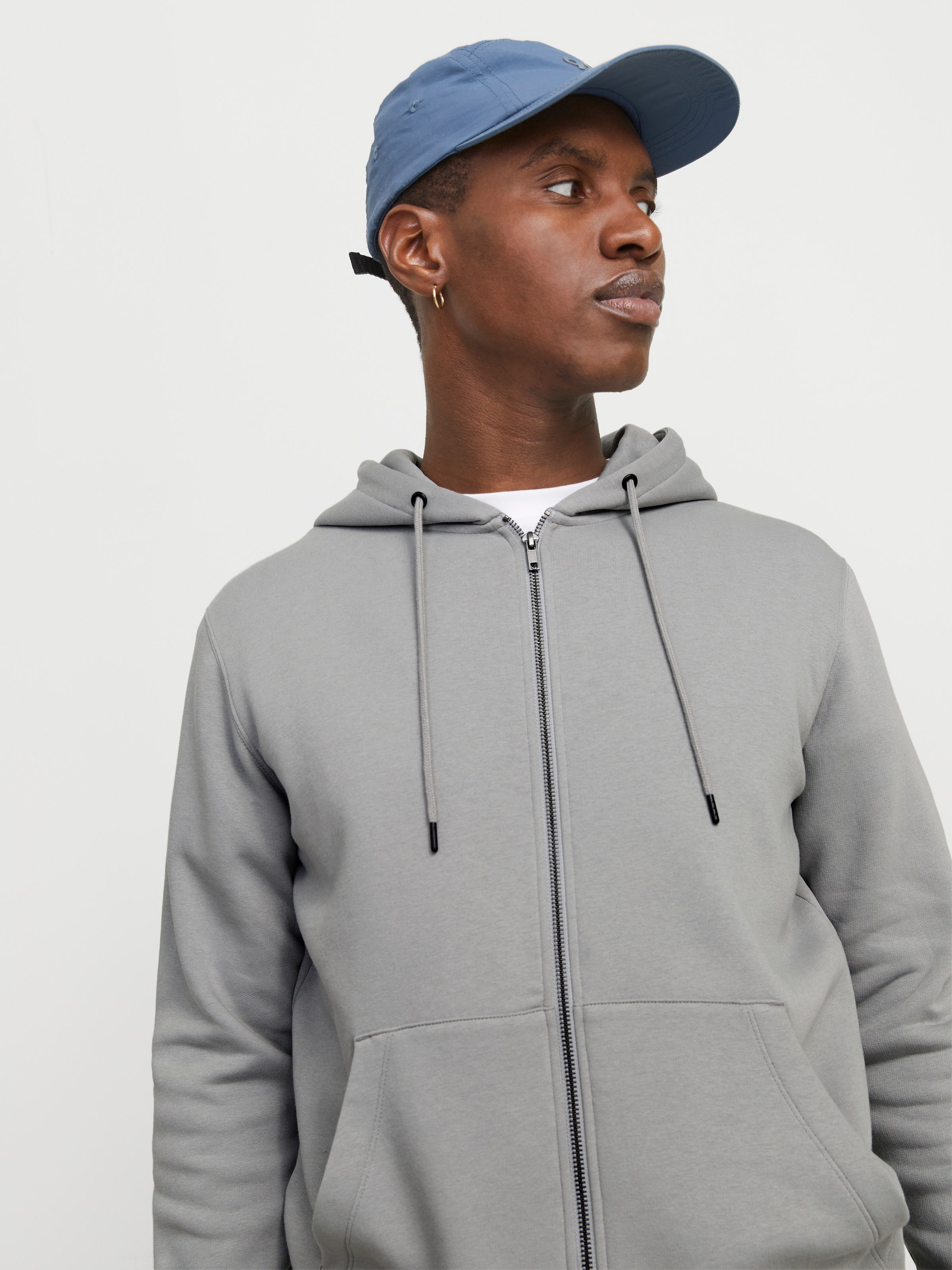 Jack & Jones Kapuzensweatjacke »JJESTAR BASIC SWEAT ZIP HOOD NOOS«, mit Kapuze