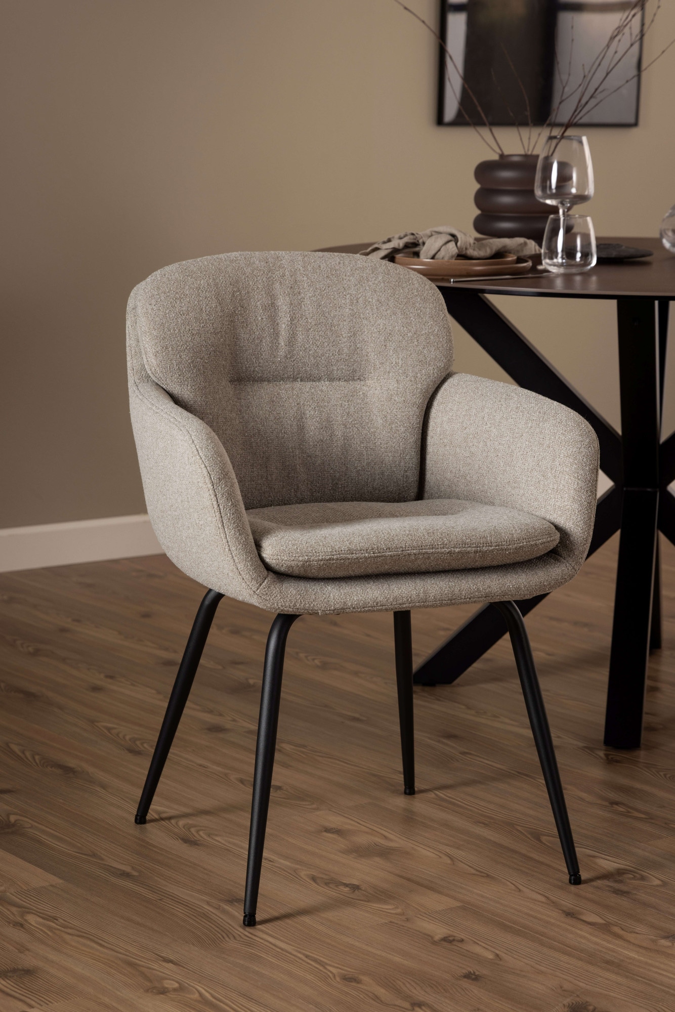ACTONA GROUP Esszimmerstuhl »Dora«, Esszimmerstuhl mit Armlehne, Alea Beige, Gestell matt schwarz