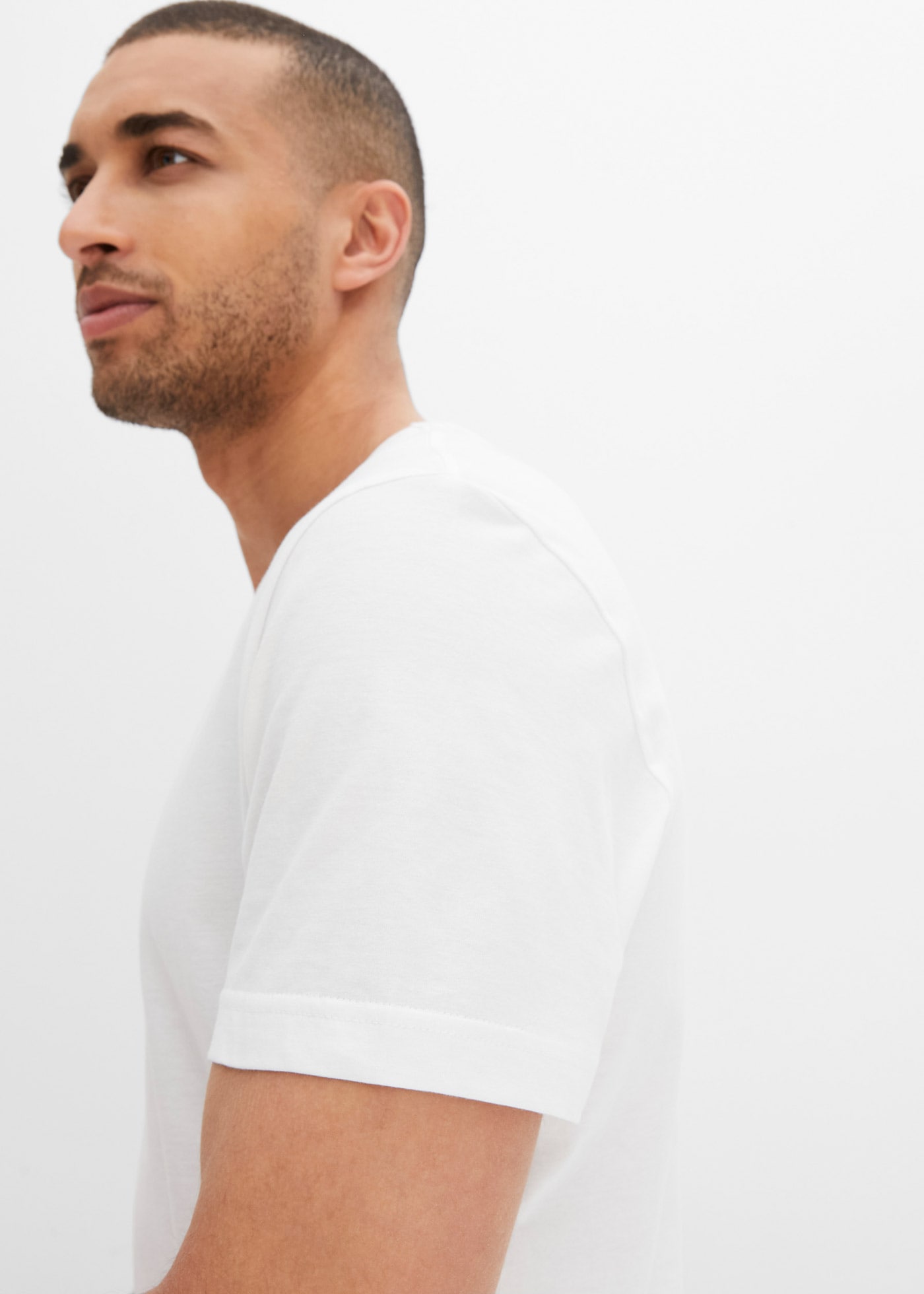 bonprix T-Shirt »T-Shirt mit V-Ausschnitt (3er Pack)« Packung, 3 Stk. Regular Fit, V-Ausschnitt, aus Baumwolle