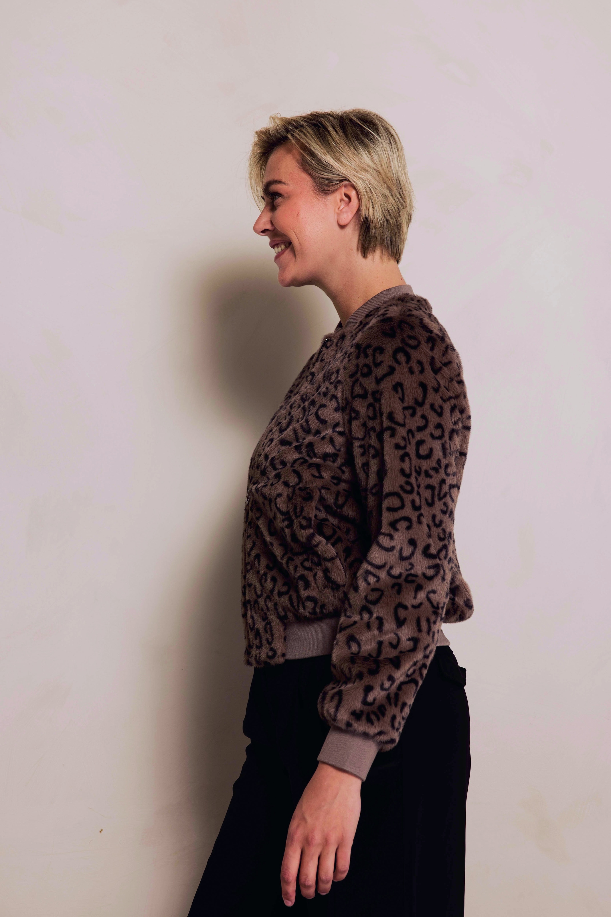 Zhrill Blouson »ZHGIULIA«, mit Leoparden-Muster, kurzer moderner Schnitt