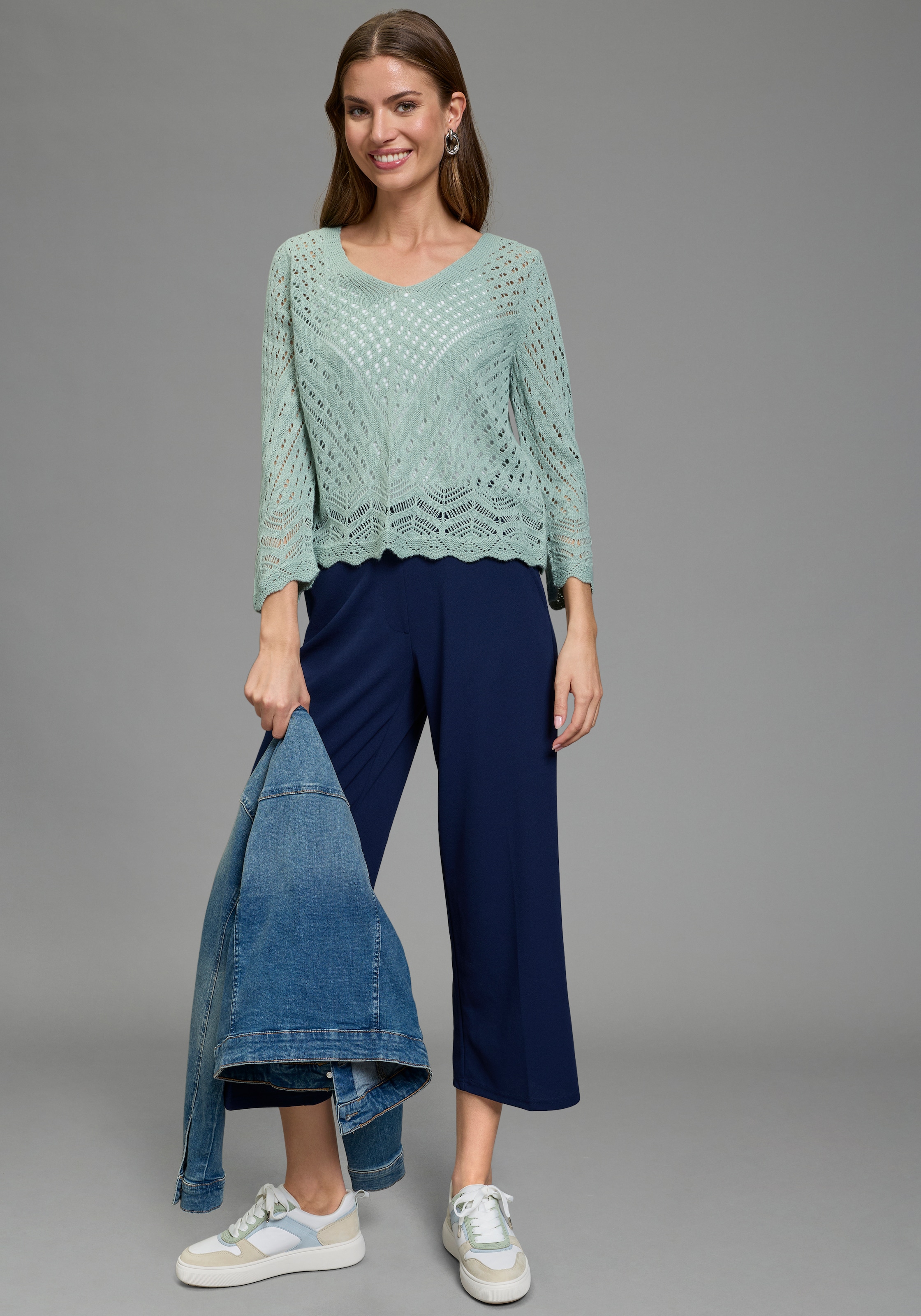 Laura Scott Ajourpullover mit femininer Silhouette aus Lochstrick