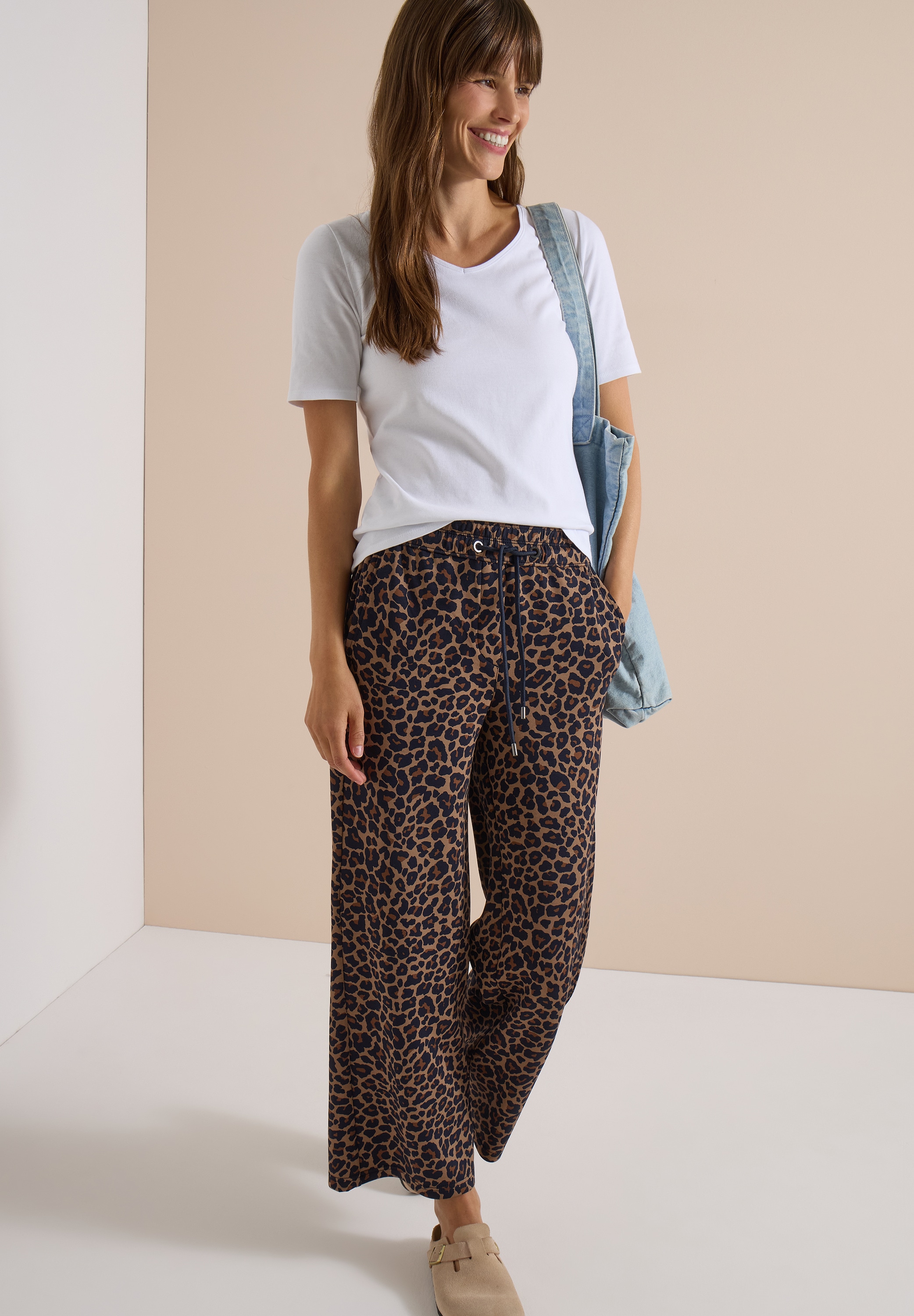 Cecil Stoffhose »Style Neele«  Viskosemix in Silk-Touch-Qualität, Elastikbund, Animal Print