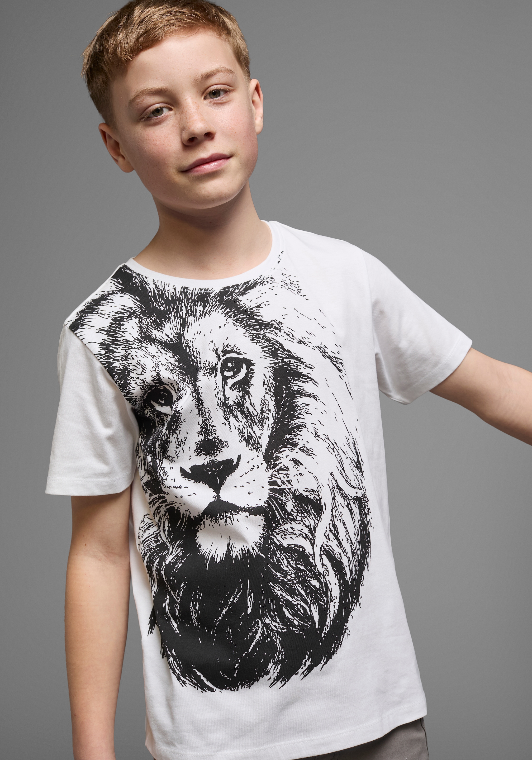 KIDSWORLD T-Shirt »Mit coolem LÖWEN-Print«, Kurzarm, Basic-Passform, bedruckt, Rundhalsausschnitt