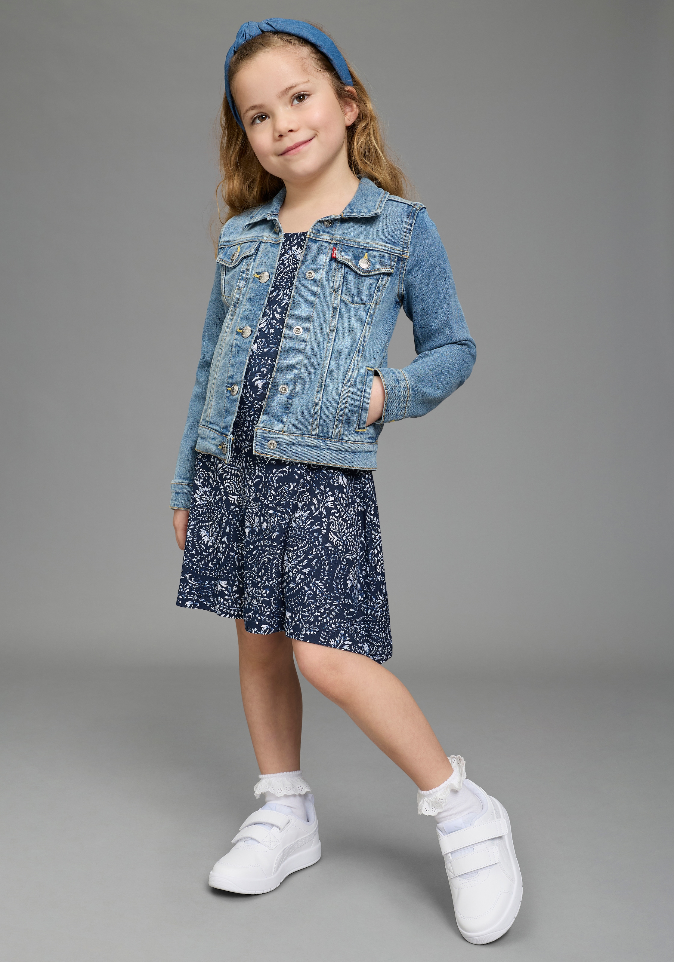 KIDSWORLD Jerseykleid »Viskose-Kleid mit Paisley Allover« Ohne Taschen Viskosekleid für Mädchen, mit modischem Druck, bequeme Passform