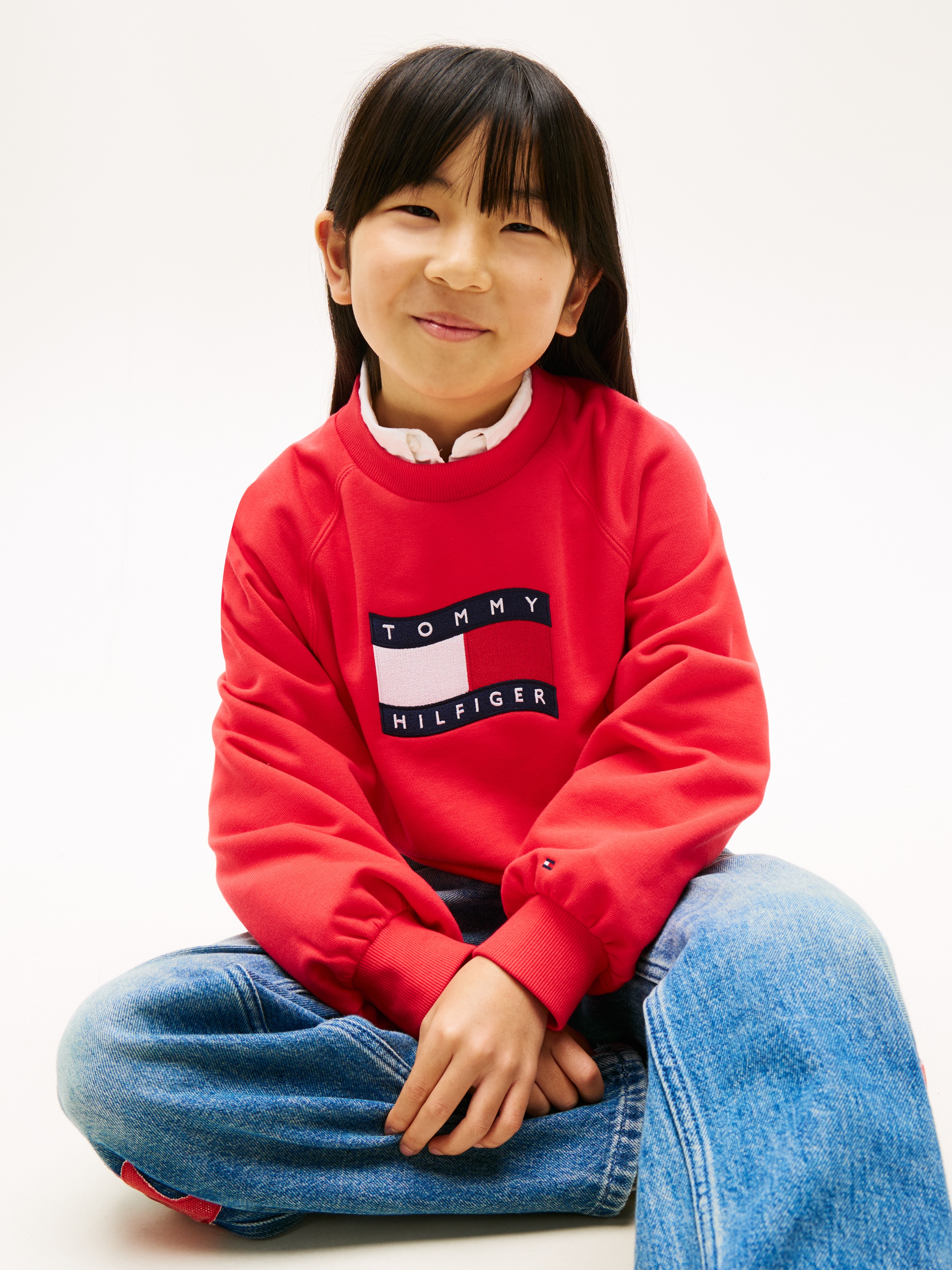 Tommy Hilfiger Sweatshirt »TOMMY WAVE FLAG CREWNECK«, Kinder bis 16 Jahre, verdeckter Saum, relaxed fit
