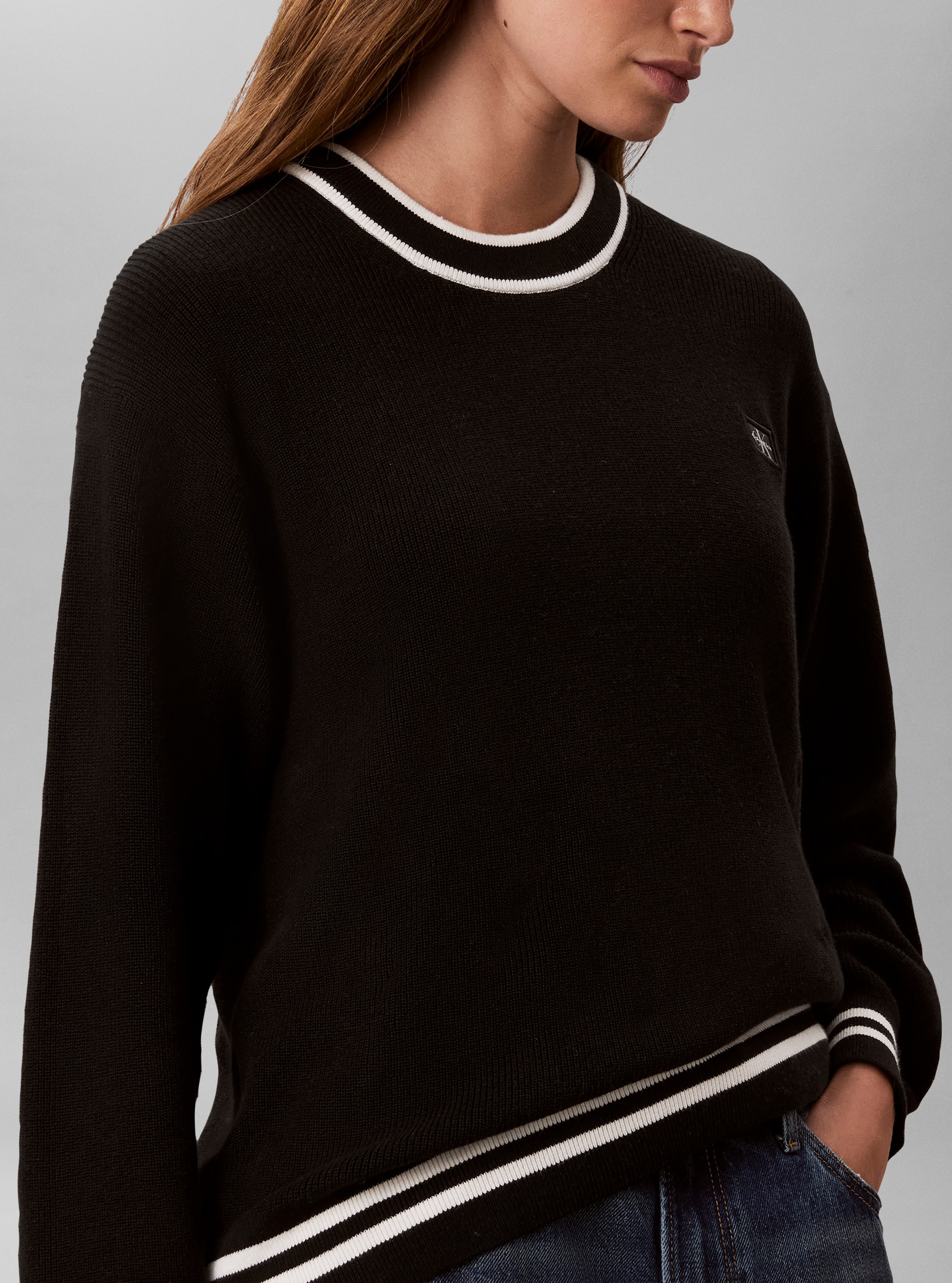 Calvin Klein Jeans »WOVEN LABEL CREWNECK SWEATER« Regular fit mit Rundhalsausschnitt