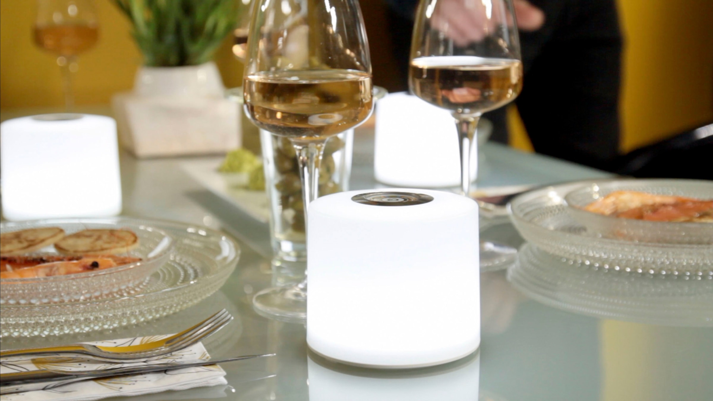 1 Smarte OTTO flammig-flammig, LED-Leuchte bei LUTEC Smart-Home online Tischleuchte »NOMA«,