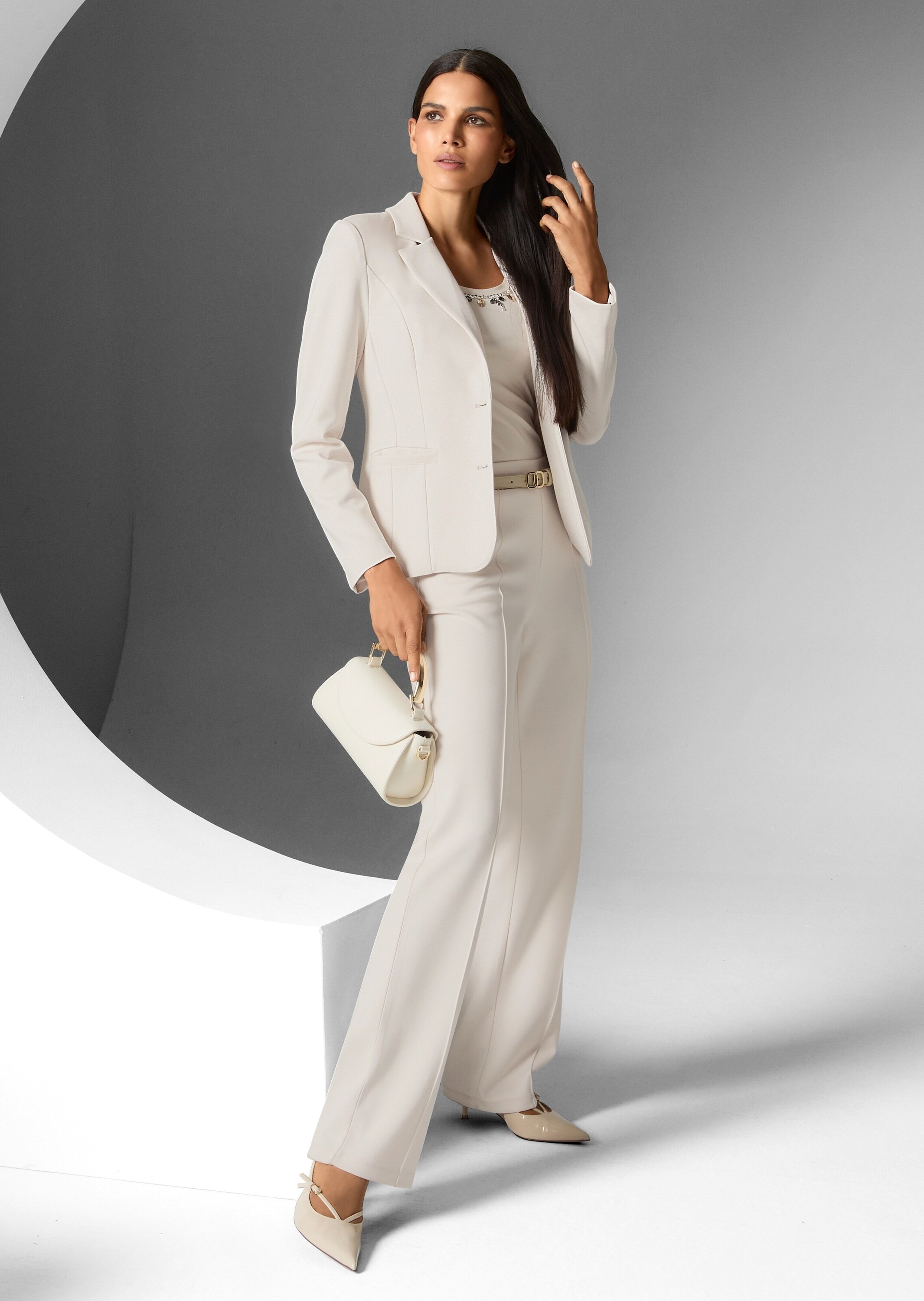 MADELEINE Jackenblazer »Blazer Jersey-Blazer in modischer Kurzform« Jersey Blazr, Koffertauglich