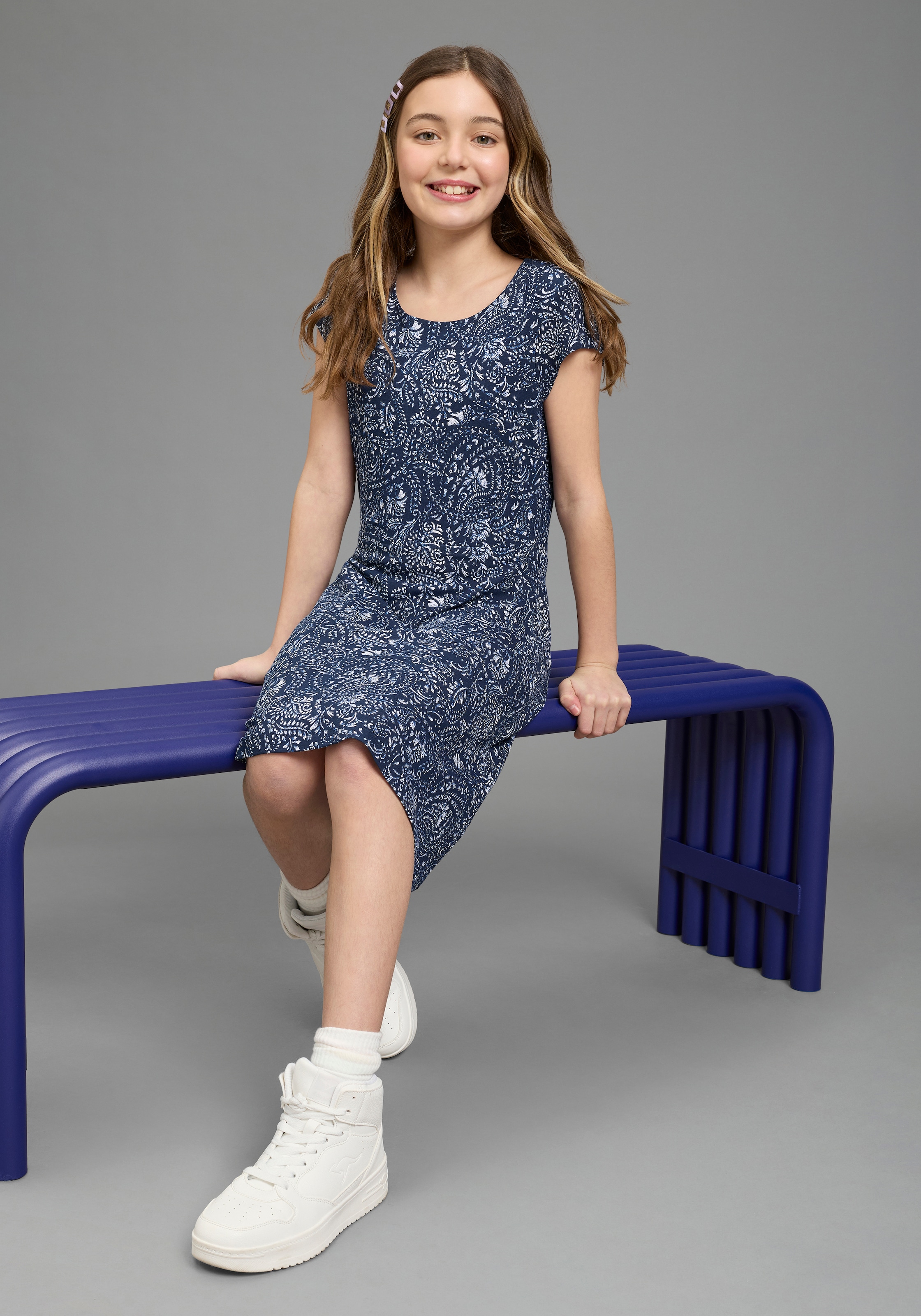 KIDSWORLD Jerseykleid »Viskose-Kleid mit Paisley Allover« Ohne Taschen Viskosekleid für Mädchen, mit modischem Druck, bequeme Passform