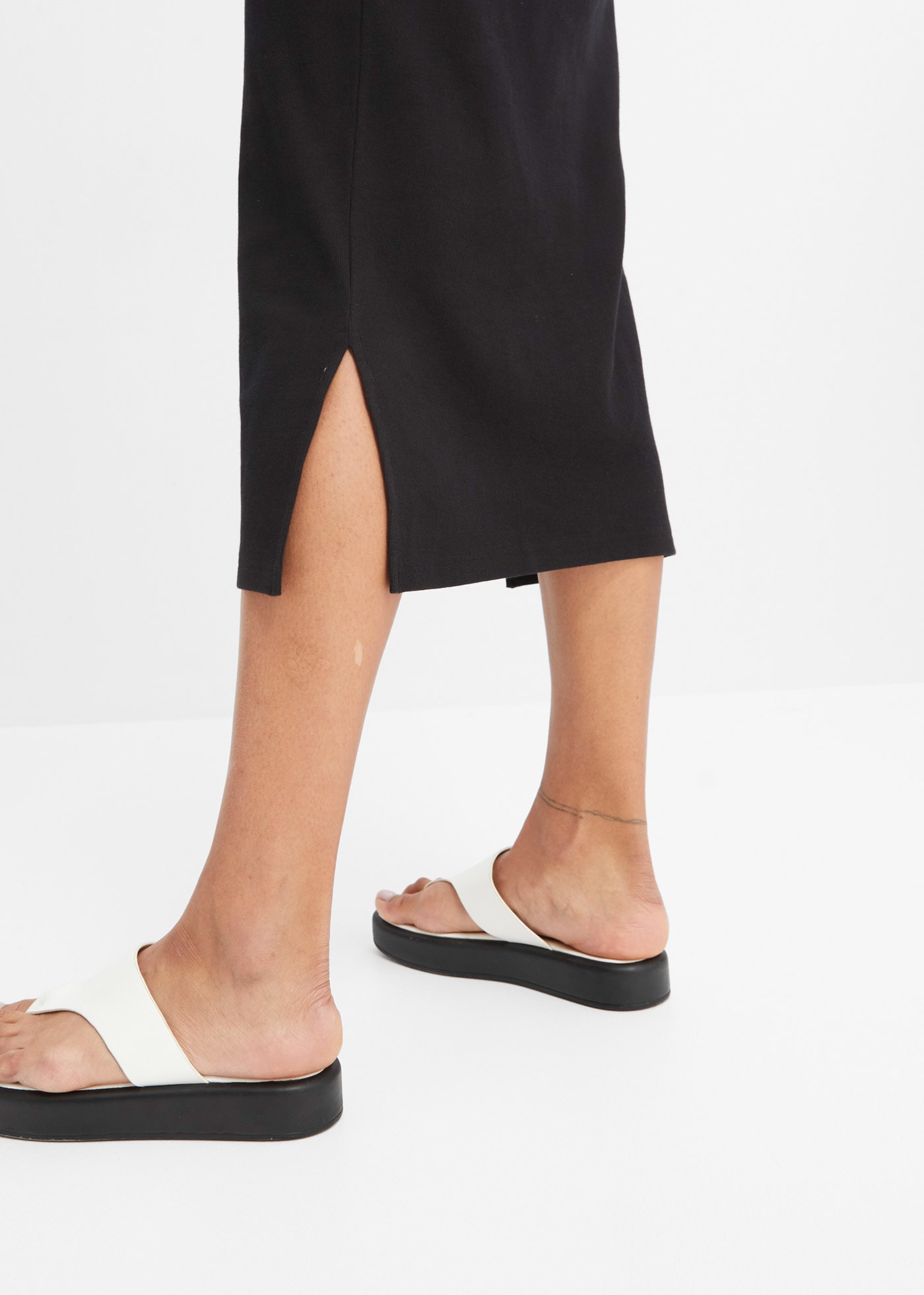 bonprix Jerseykleid aus Rippjersey, mit rundem geripptem Halsausschnitt, ohne Ärmel