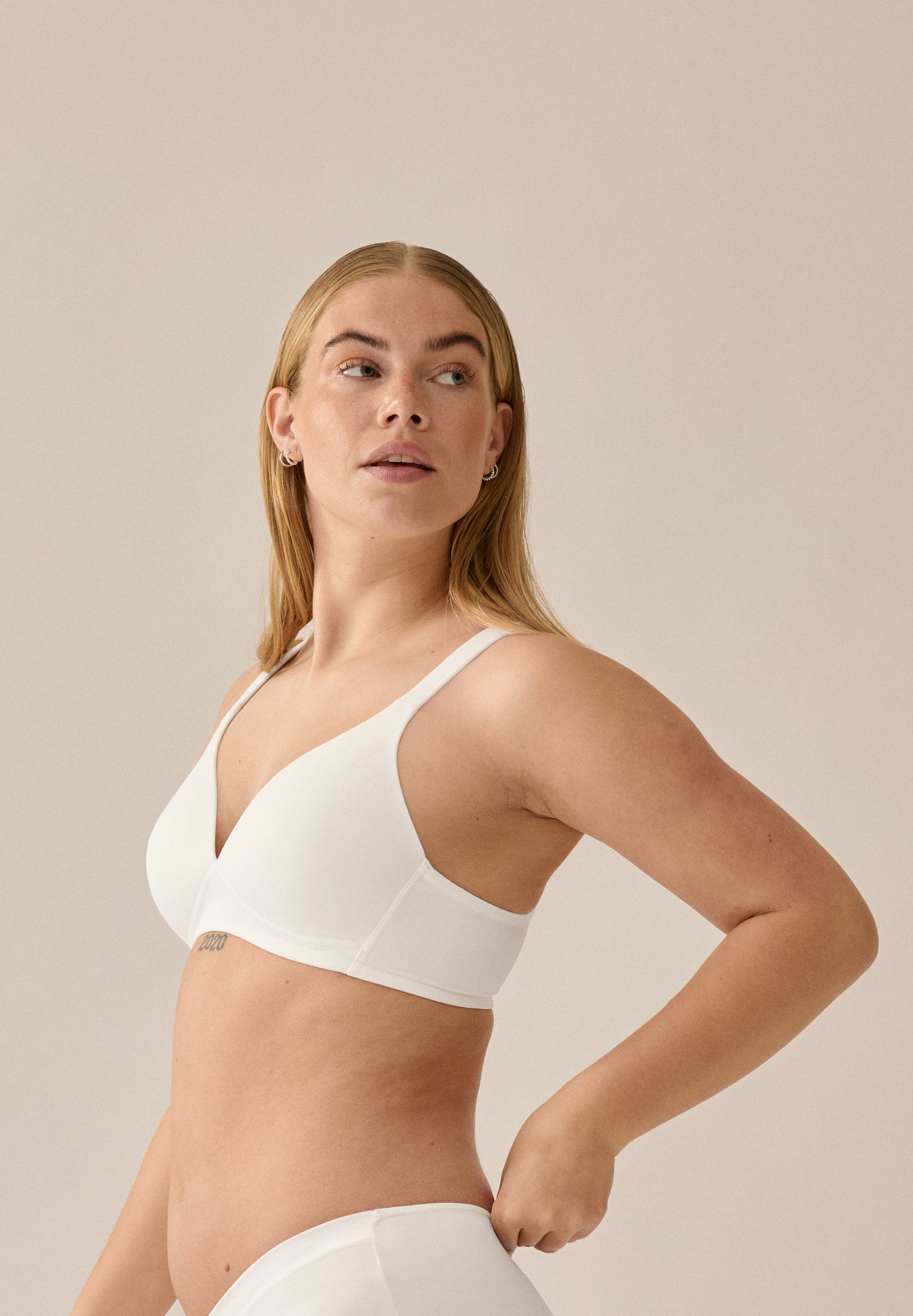 Naturana Bügelloser BH »The Wednesday« 1 Stk. tlg., mit Schale, Glanzband, breite Träger, weich, bequem, ohne Bügel