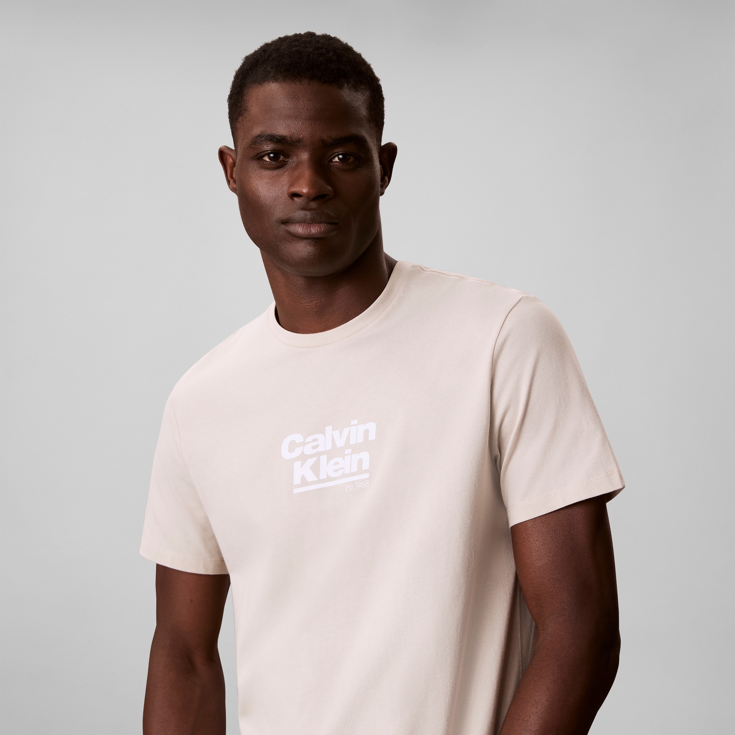 Calvin Klein Jeans T-Shirt Rundhalsausschnitt, Regular Fit, Logoschriftzug