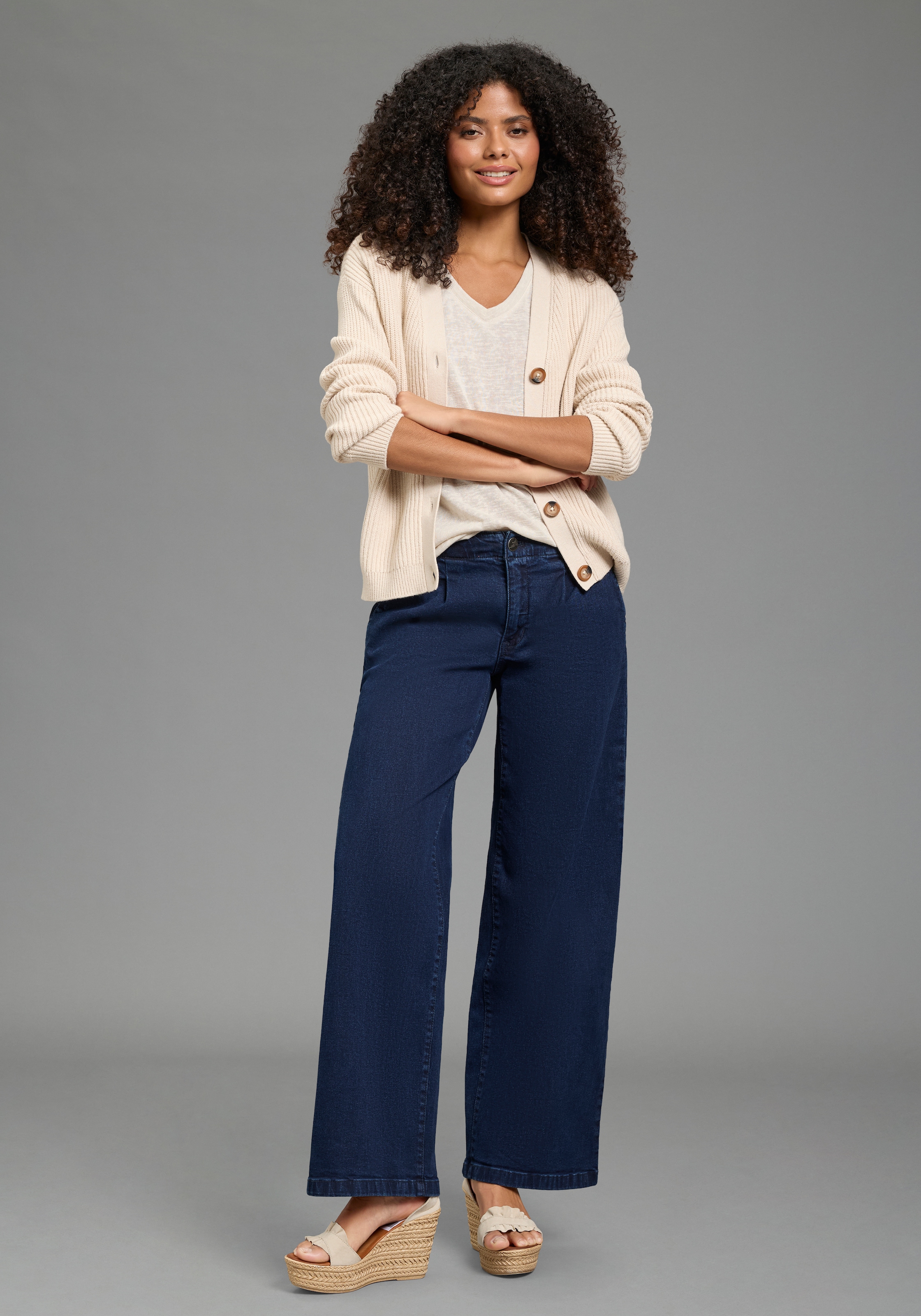 Laura Scott T-Shirt in strukturierter Leinen-Optik mit V-Ausschnitt