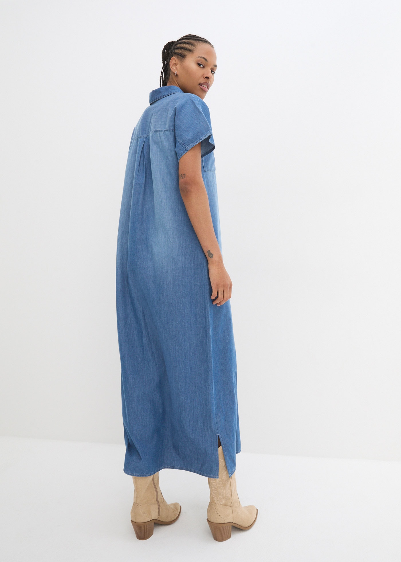bonprix Jeanskleid für warme Tage, mit kurzem Arm, aus Baumwolle, mit Hemdblusenkragen
