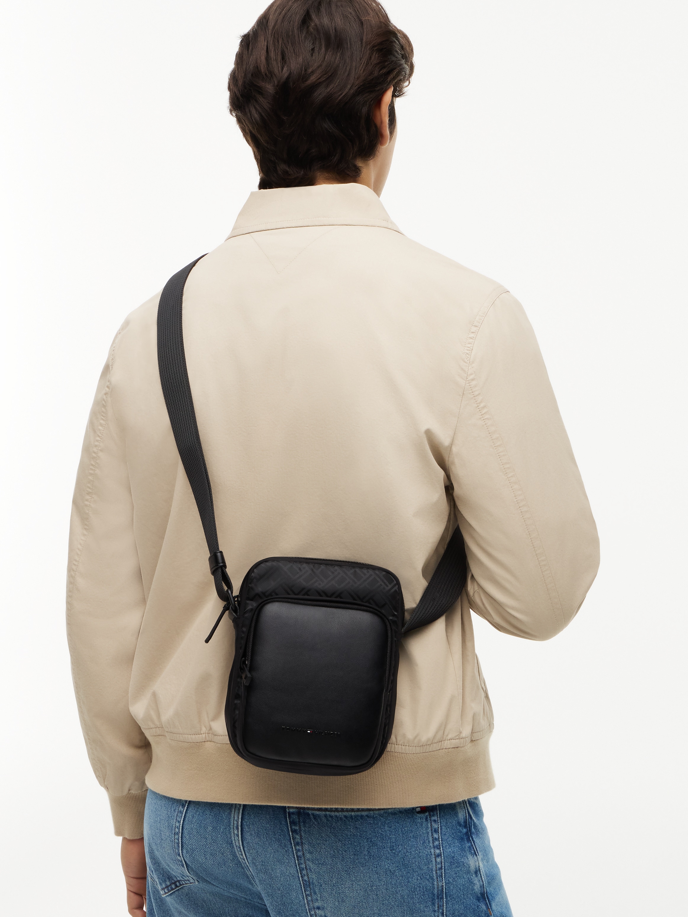 Tommy Hilfiger »TH NYLON JAQUARD MINI REPORTER« Herren Schultertasche mit Logoschriftzug