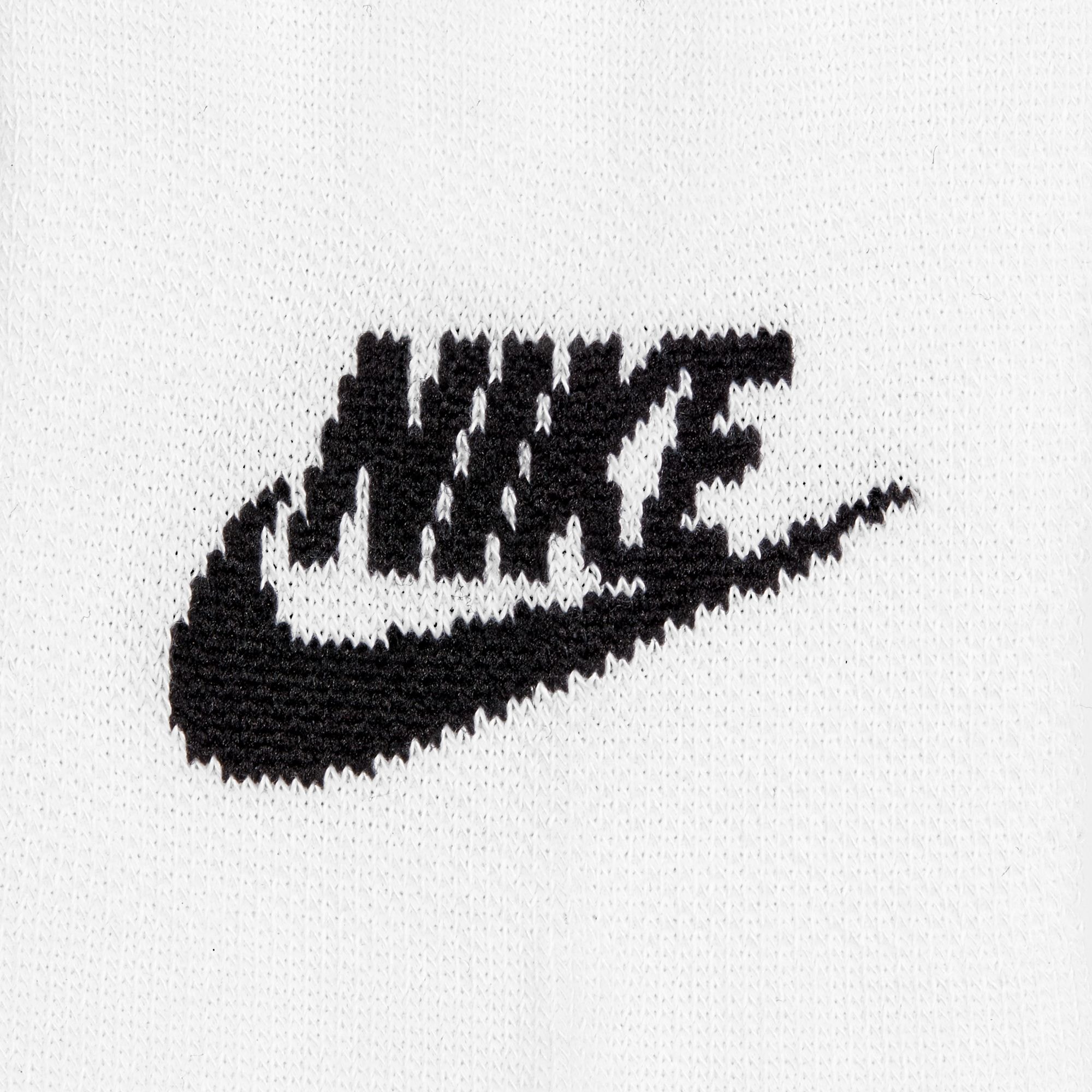 Nike Sportsocken »U NK NSW EVERYDAY ESSENTIAL NS« 3 Paar tlg. für sportliche Aktivitäten, weiches Material, leichtes Design