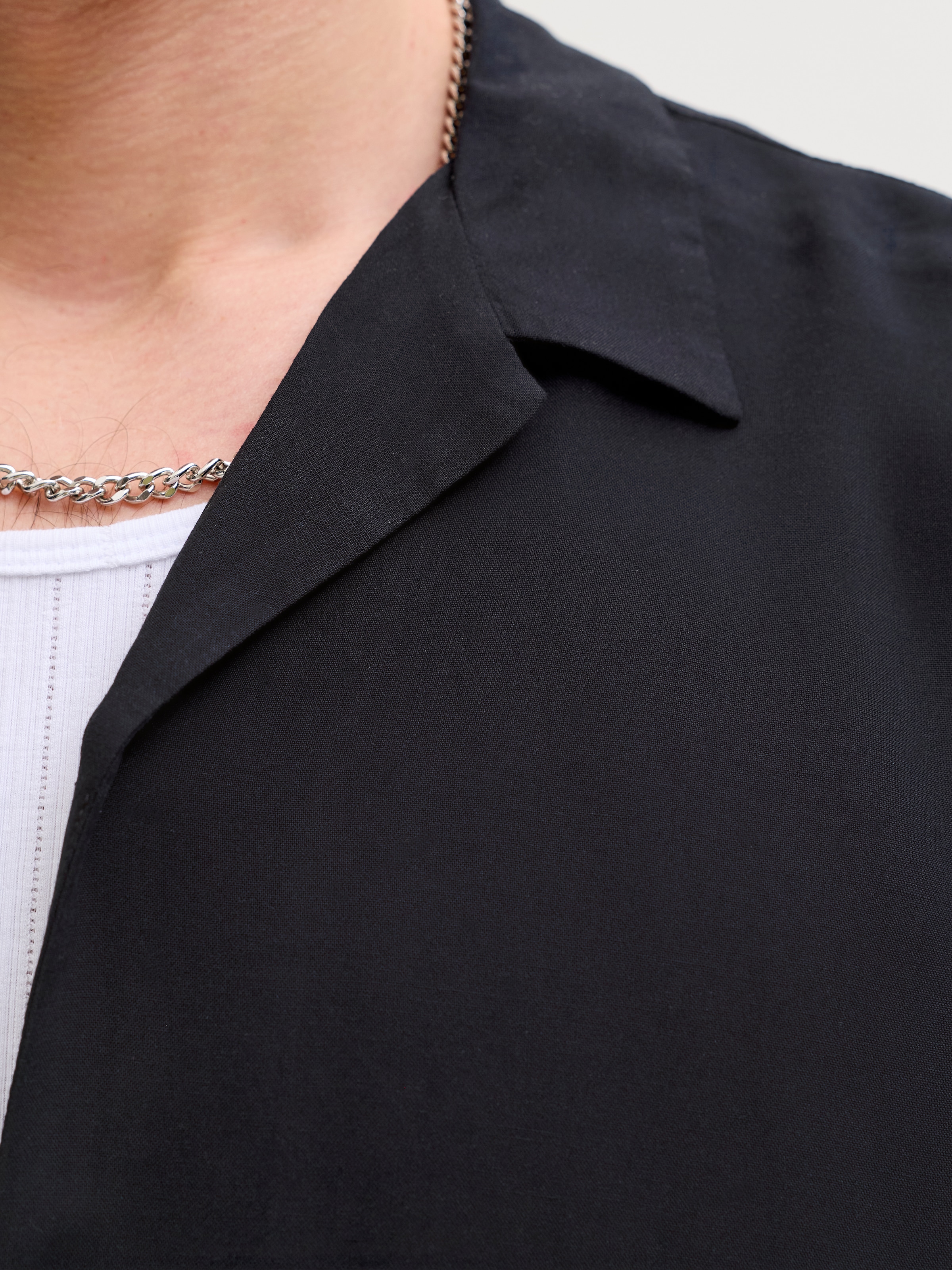 Jack & Jones Kurzarmhemd »JJEJEFF RESORT SOLID SHIRT SS SN« Viskose, loose fit