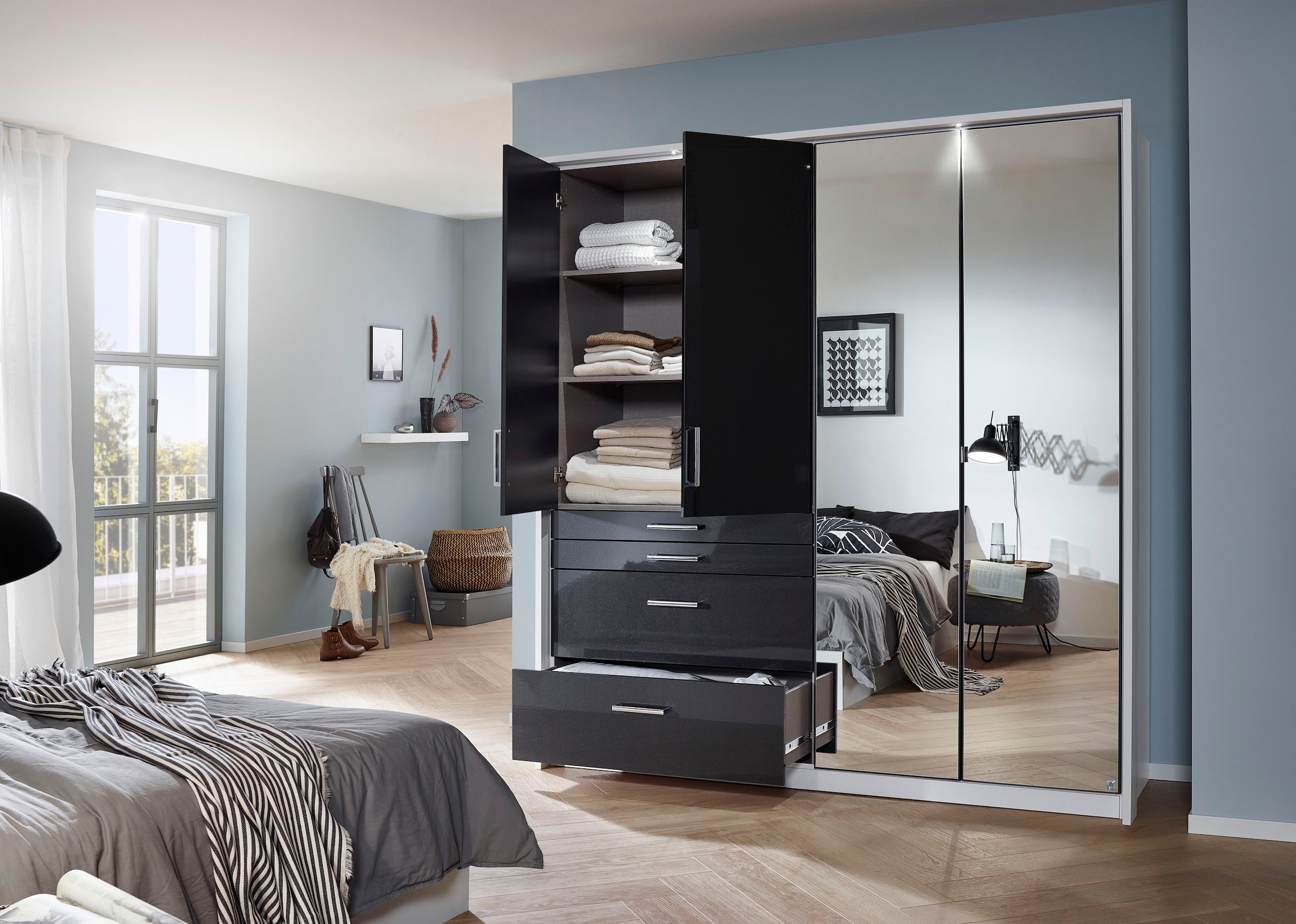 rauch Drehtürenschrank »Kleiderschrank Schrank Garderobe Garderobenschrank Topseller HOMBURG«, inkl. Passepartout, oberer Schubkasten mit Einteilung MADE IN GERMANY